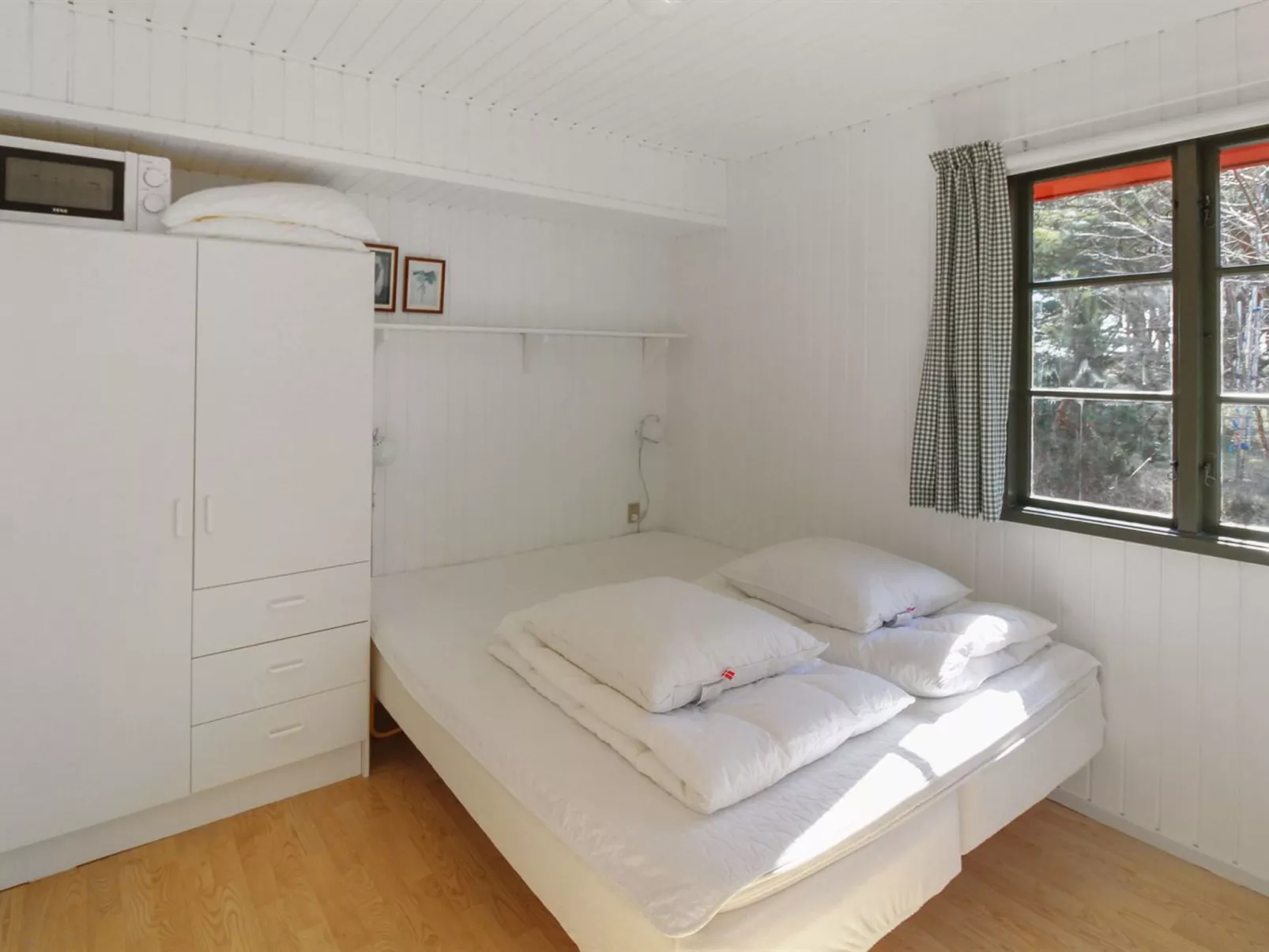 "Jale" - 50m from the sea-Binnen