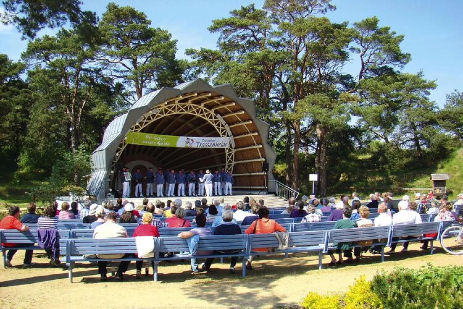 DHH Bernsteinhaus links-Gebieden zomer 1km