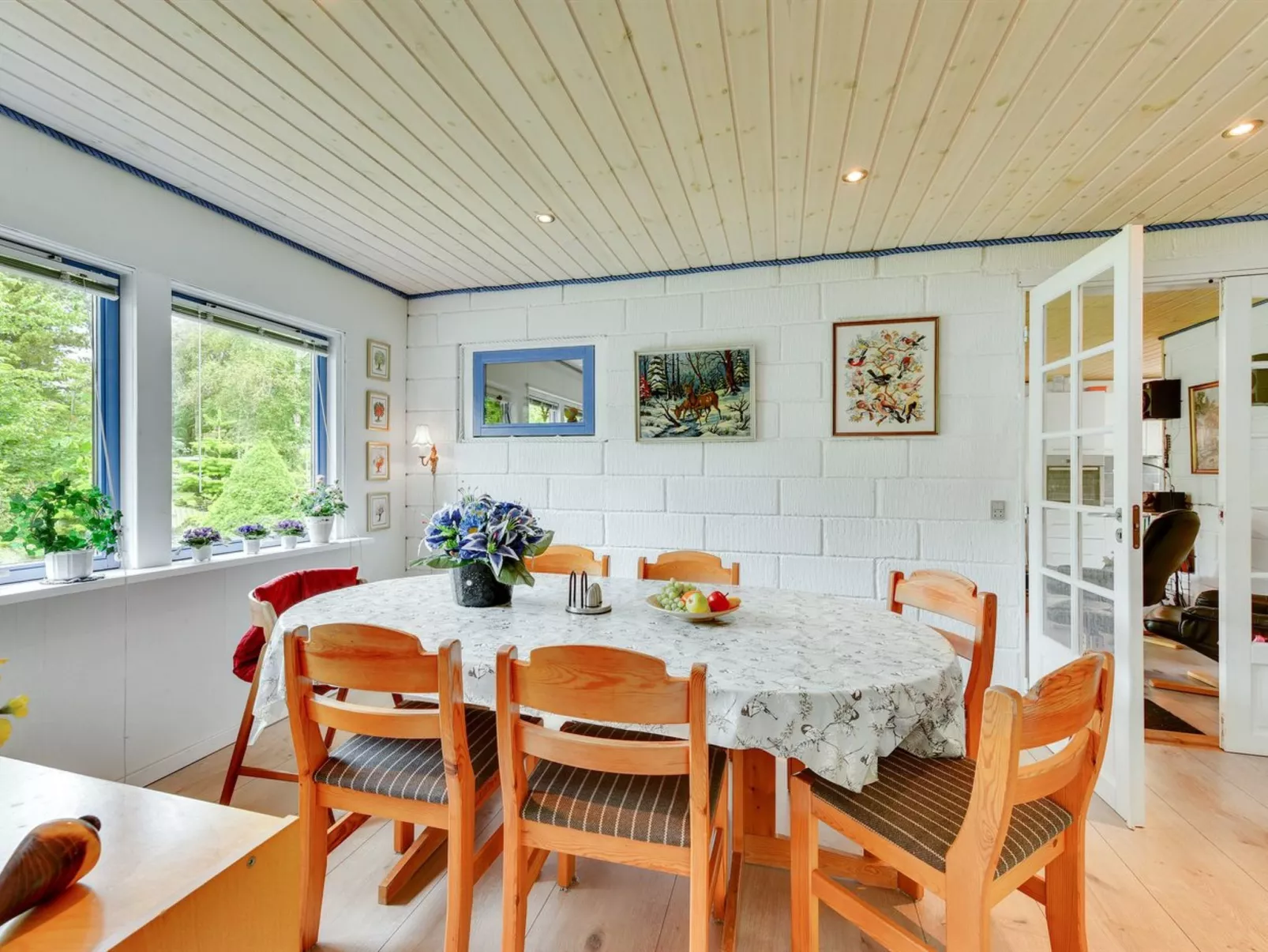 "Marillia" - 2km from the sea-Binnen