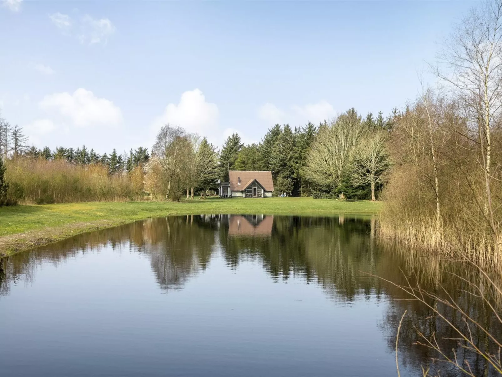 "Alard" - 300m to the inlet-Buiten