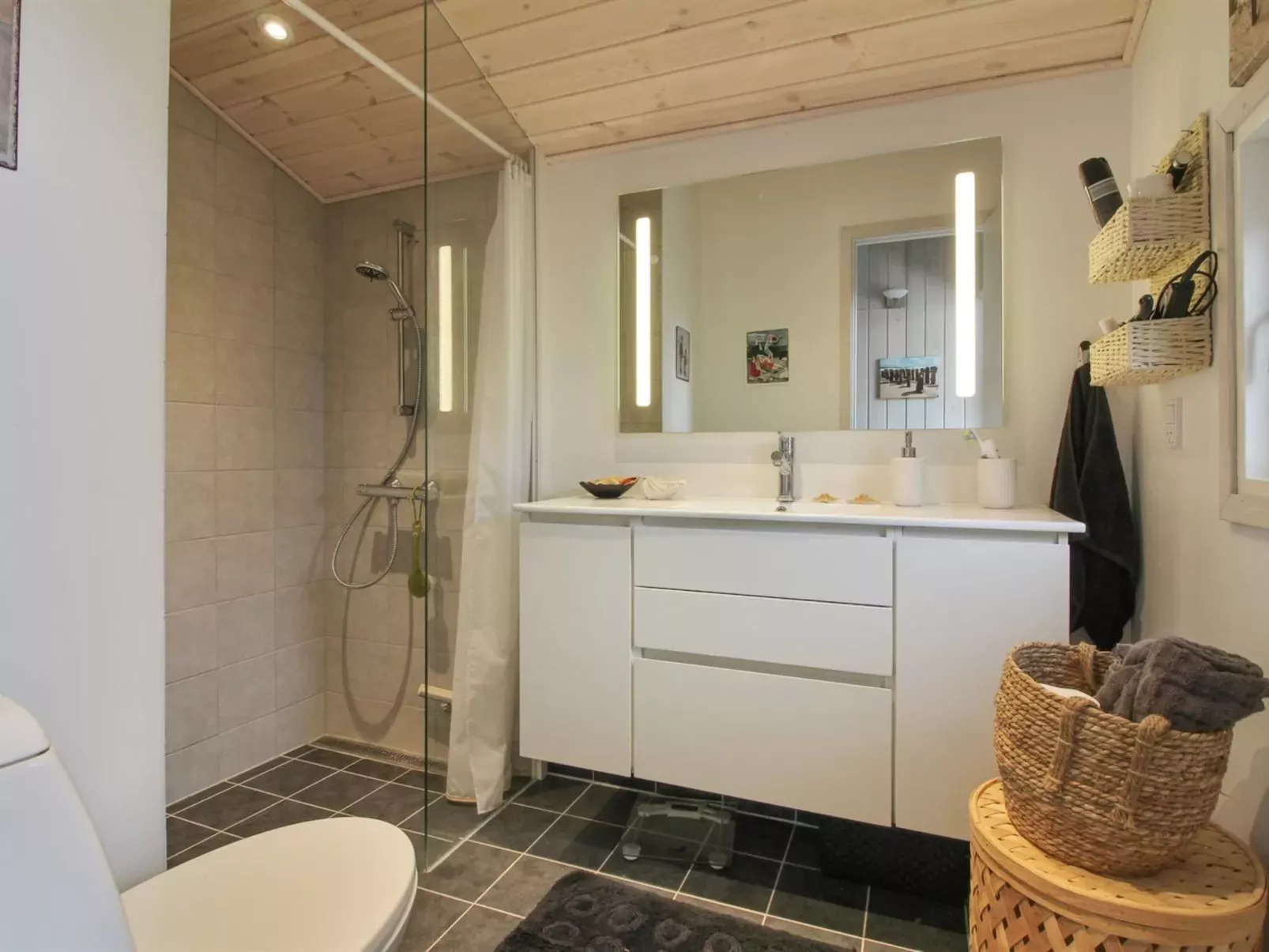 "Thanee" - 1.7km from the sea-Binnen