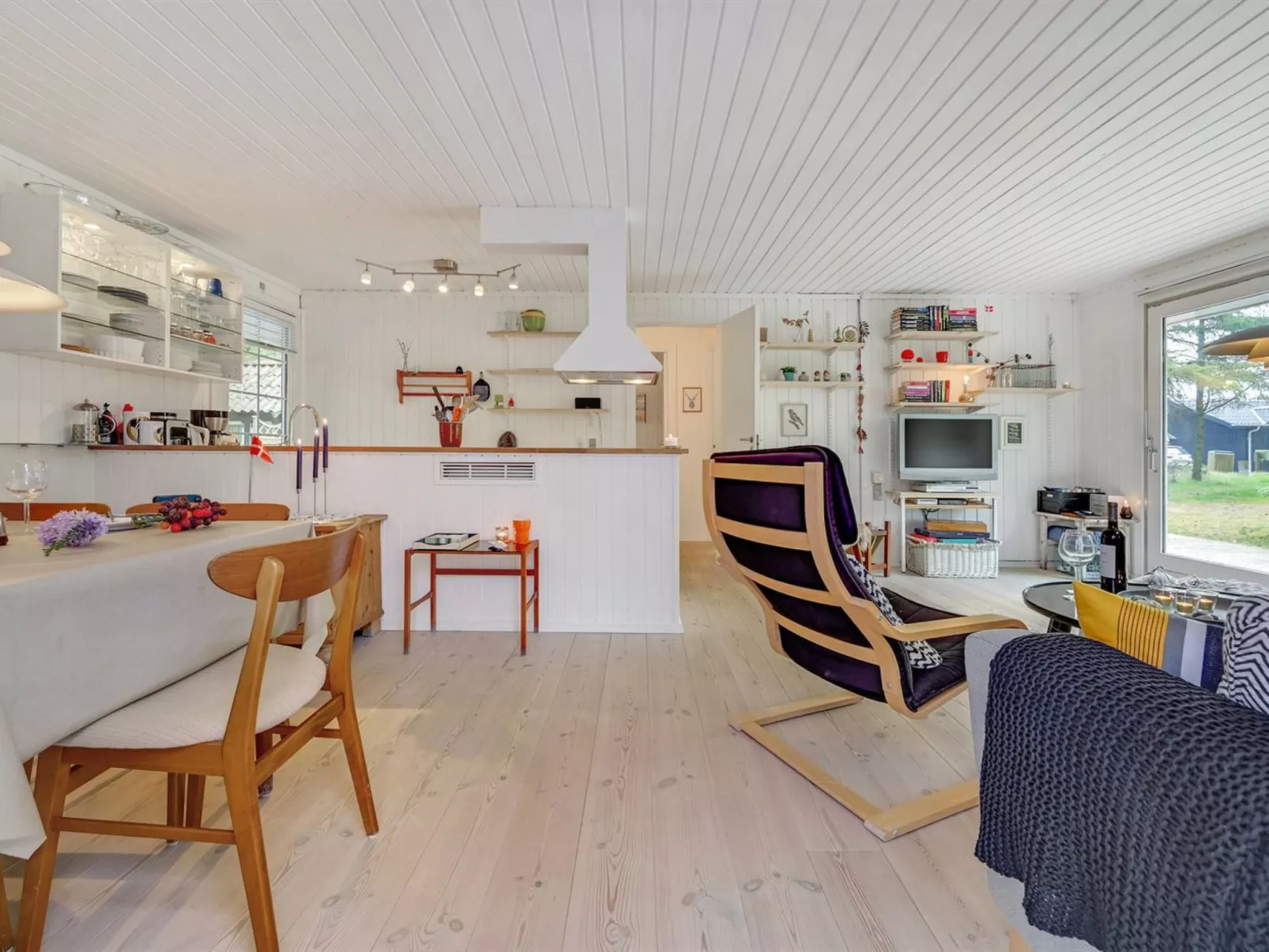 "Hamund" - 700m from the sea-Binnen