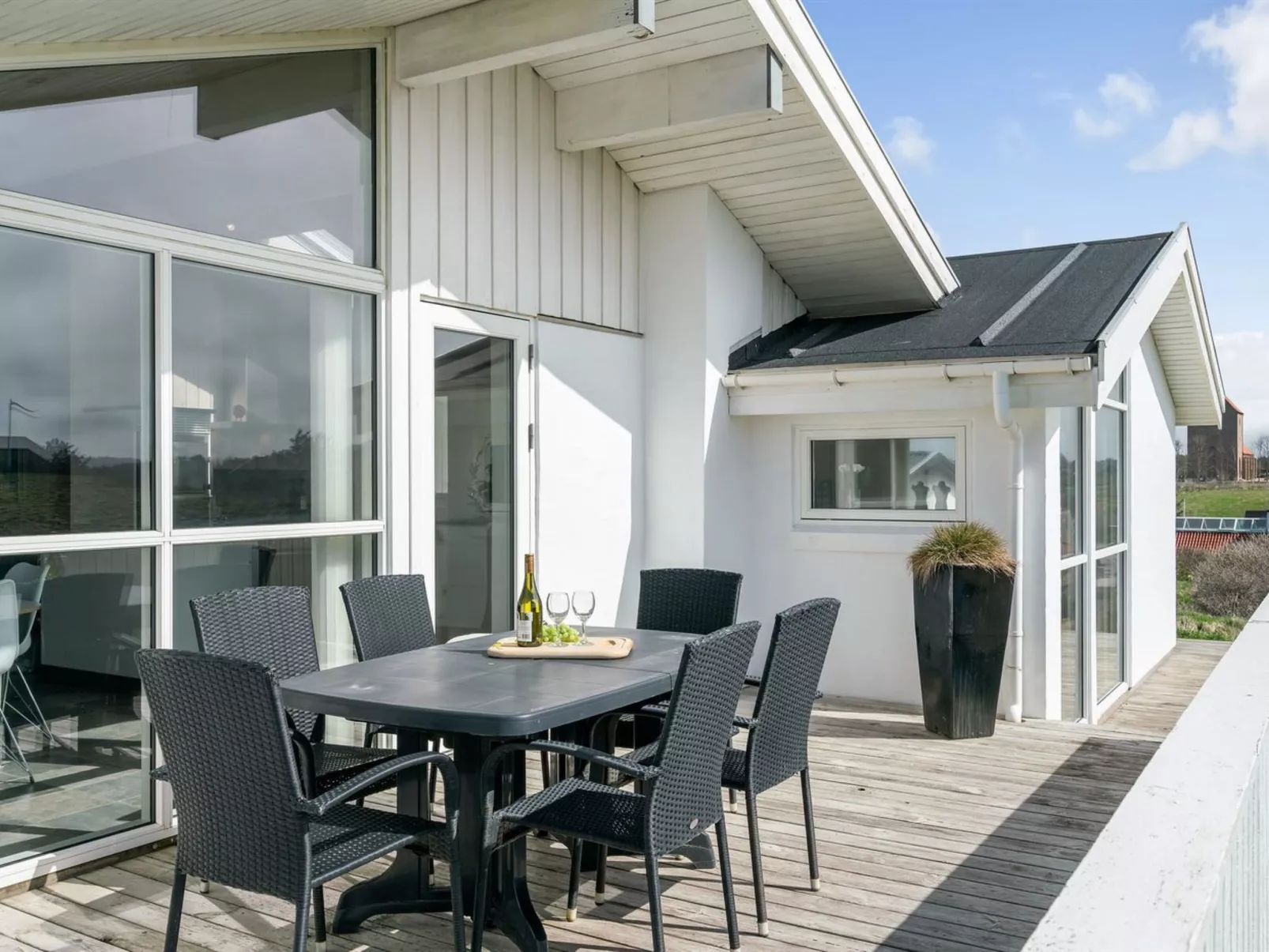 "Ohto" - 281m from the sea-Binnen
