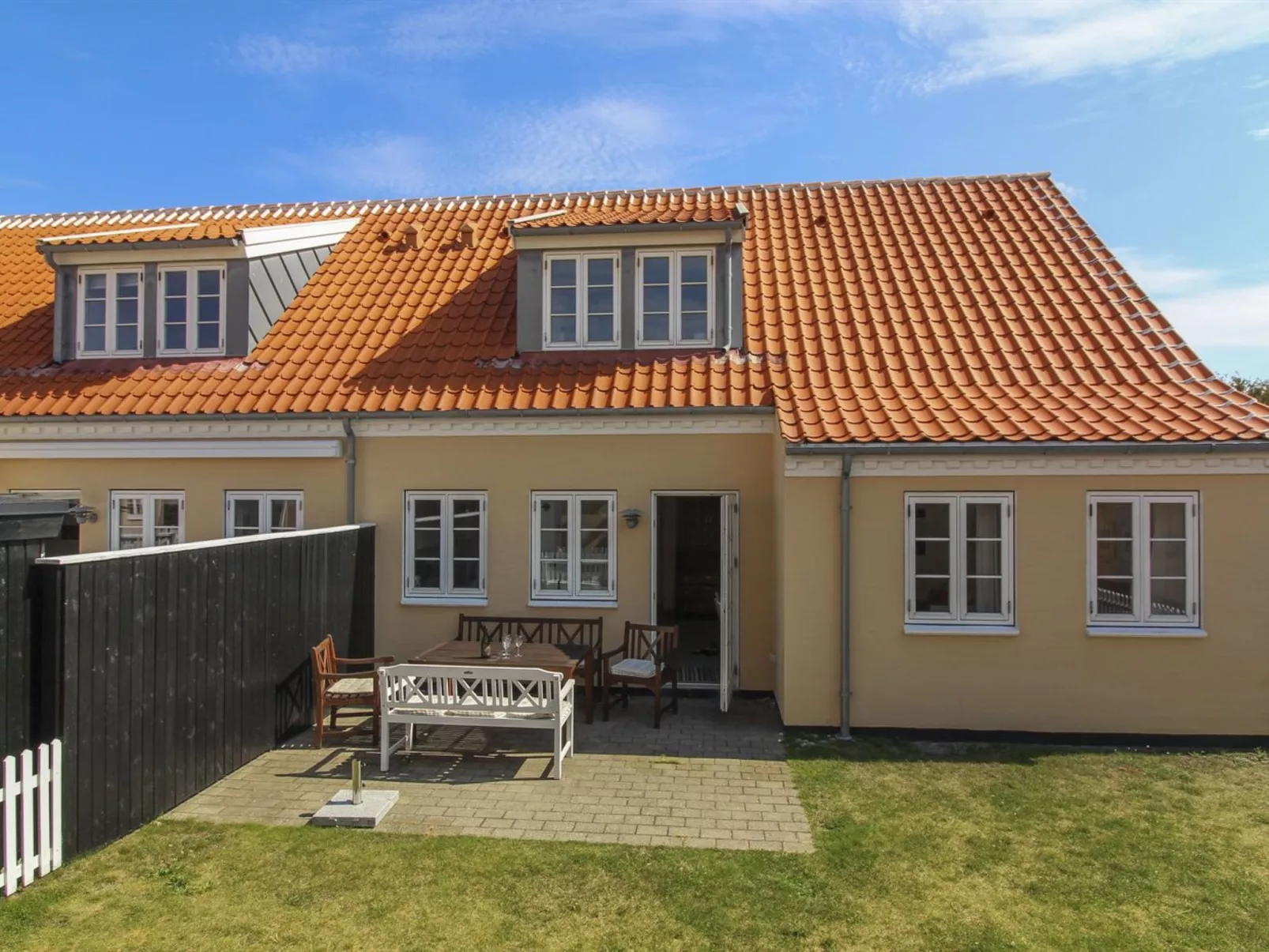 "Karl" - 1.1km from the sea-Buiten