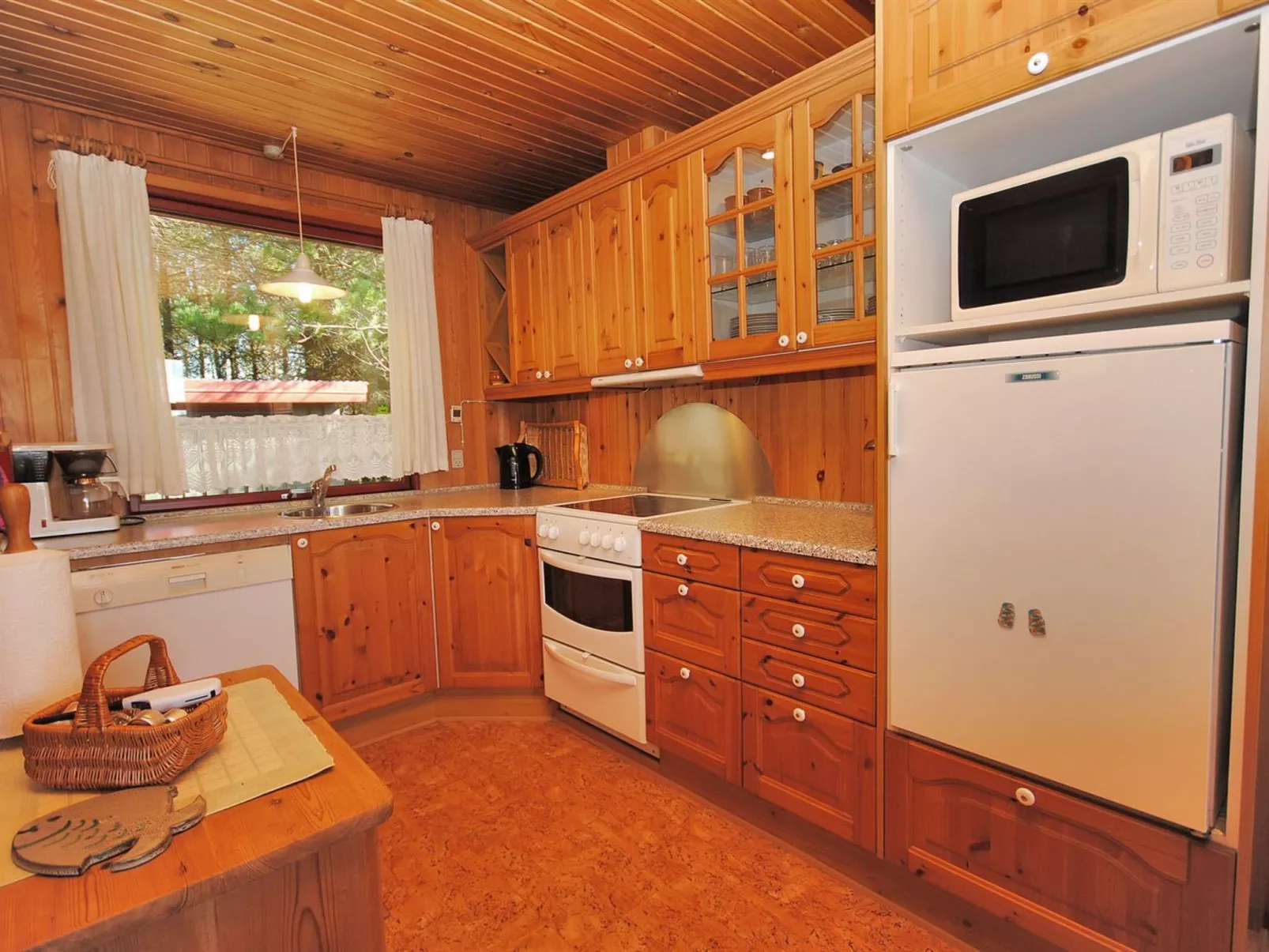"Neven" - 900m from the sea