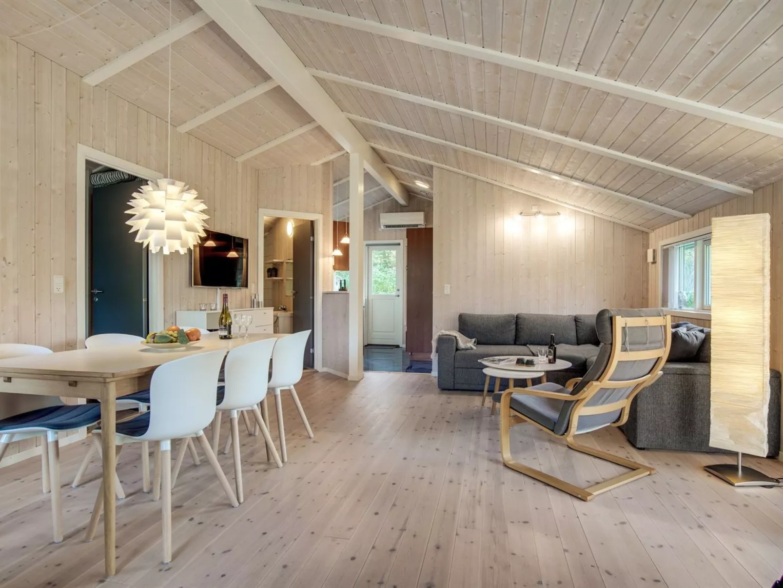"Barnet" - 2.2km from the sea-Binnen