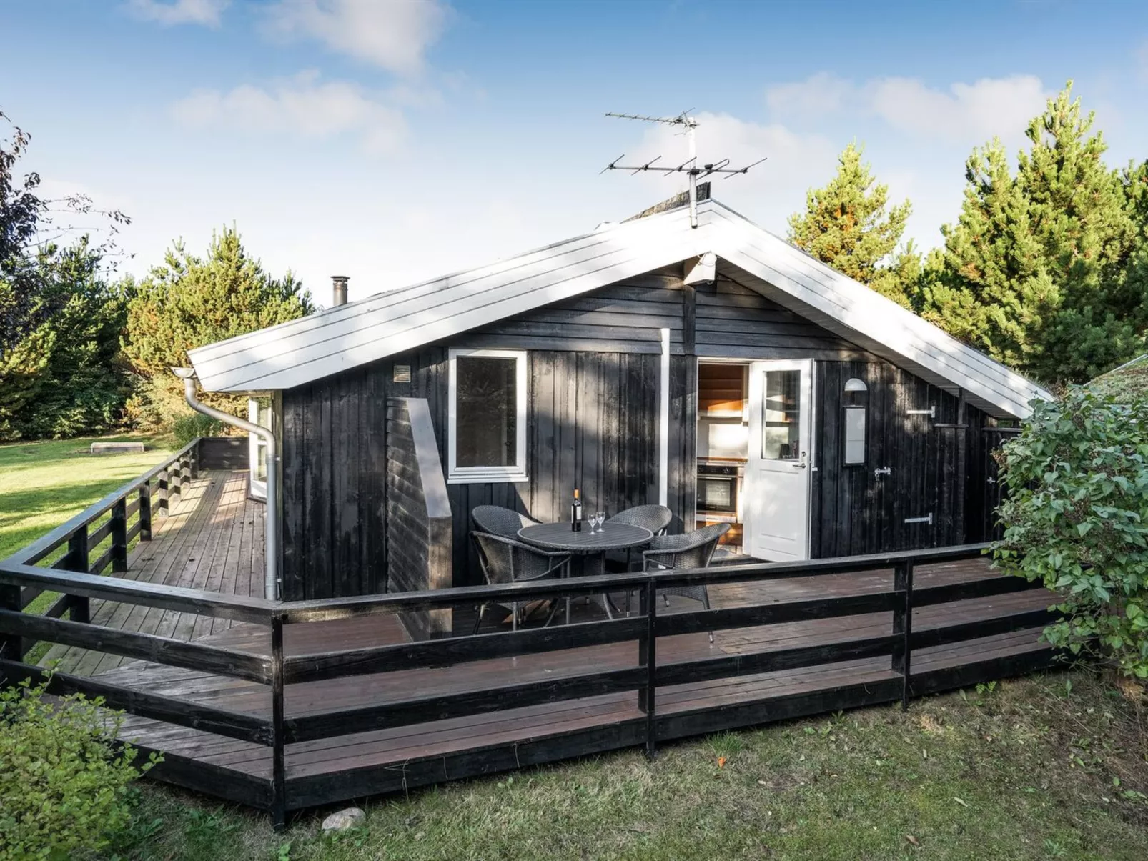 "Barnet" - 2.2km from the sea-Buiten