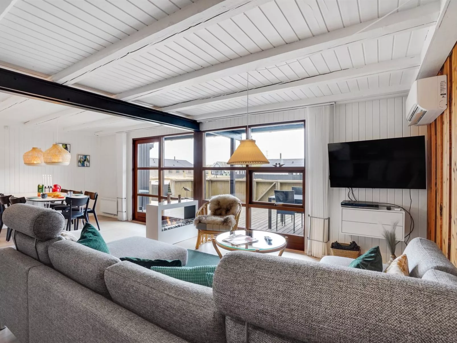 "Kristanna" - 150m from the sea-Binnen