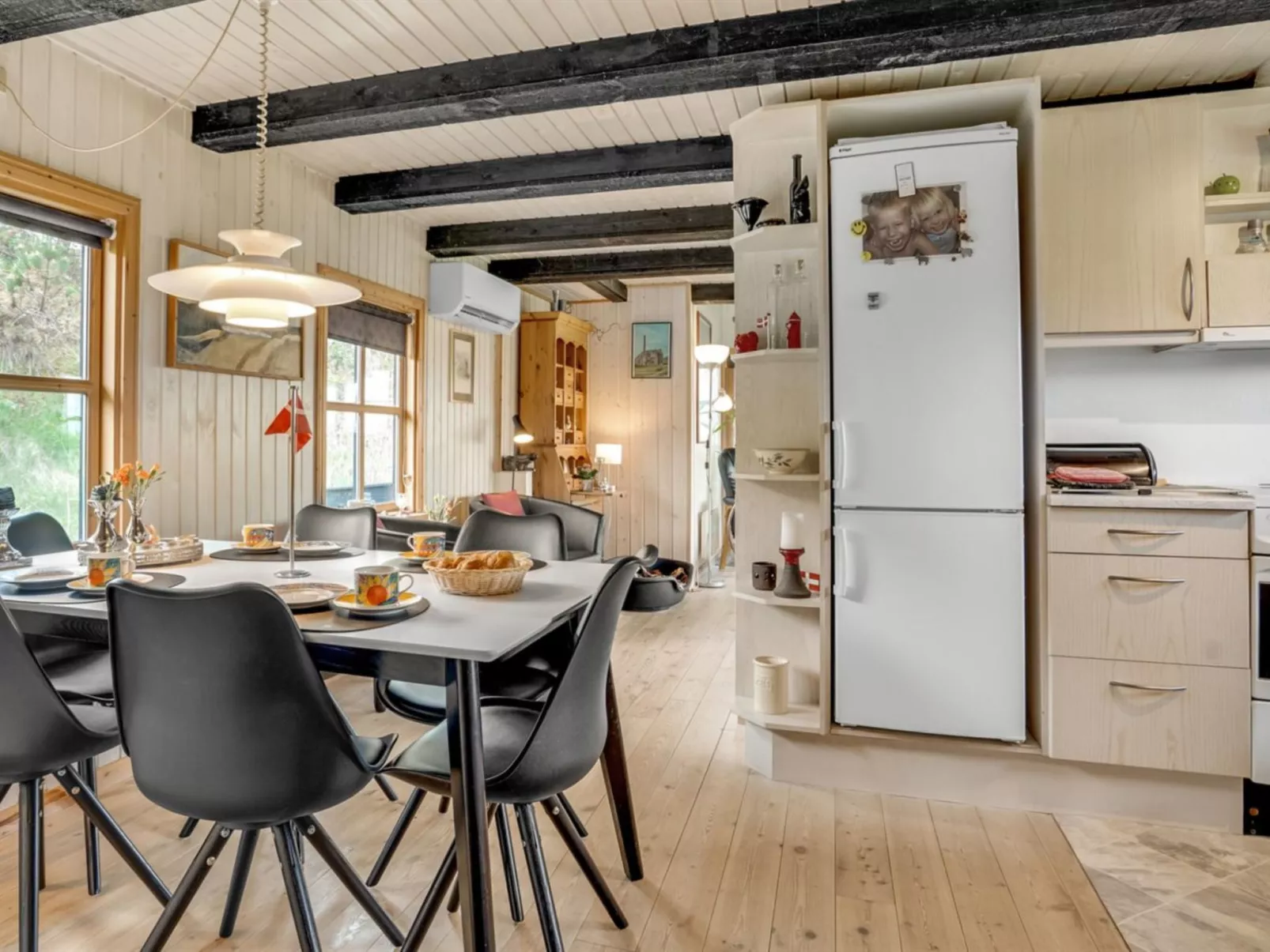 "Marite" - 200m from the sea-Binnen