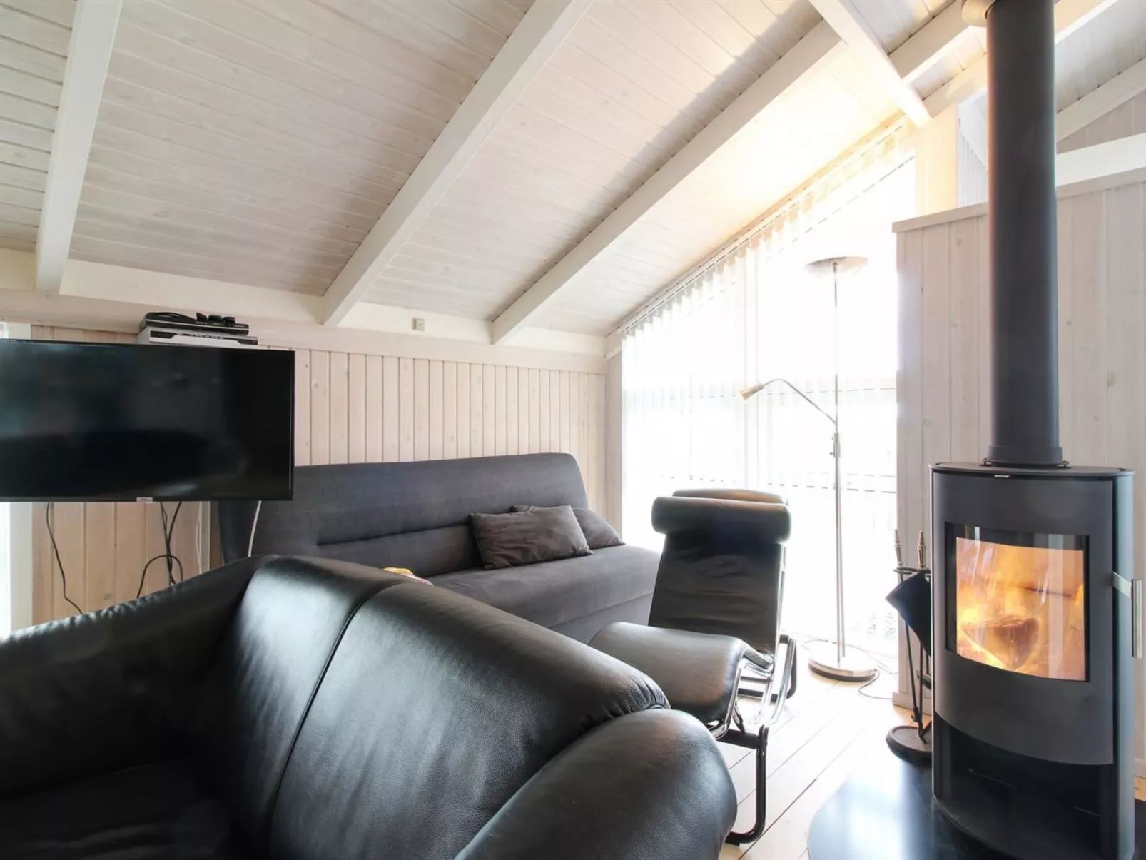 "Sixten" - 450m from the sea-Binnen