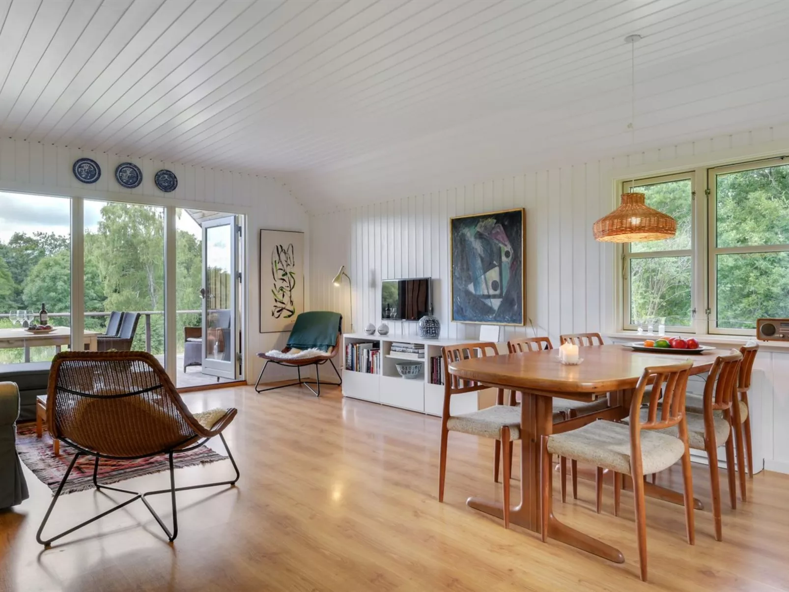 "Elvine" - 2.9km from the sea-Binnen