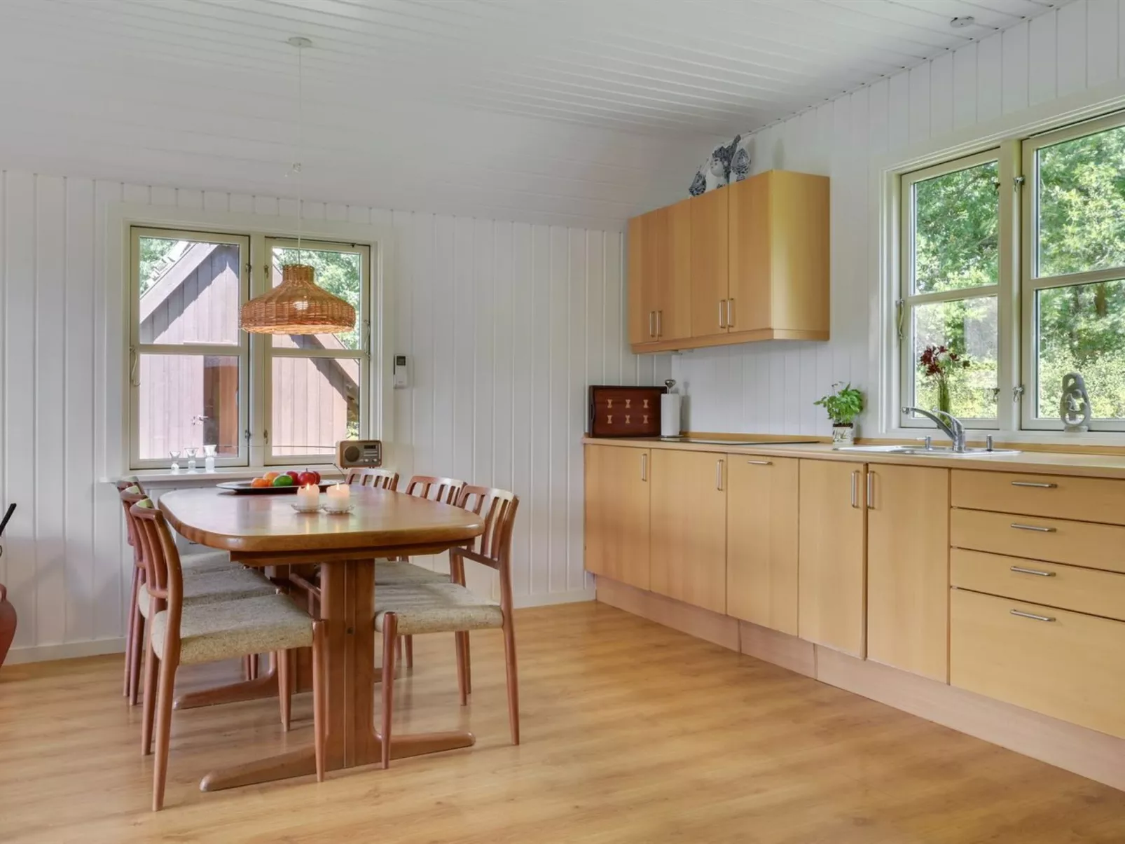 "Elvine" - 2.9km from the sea-Binnen
