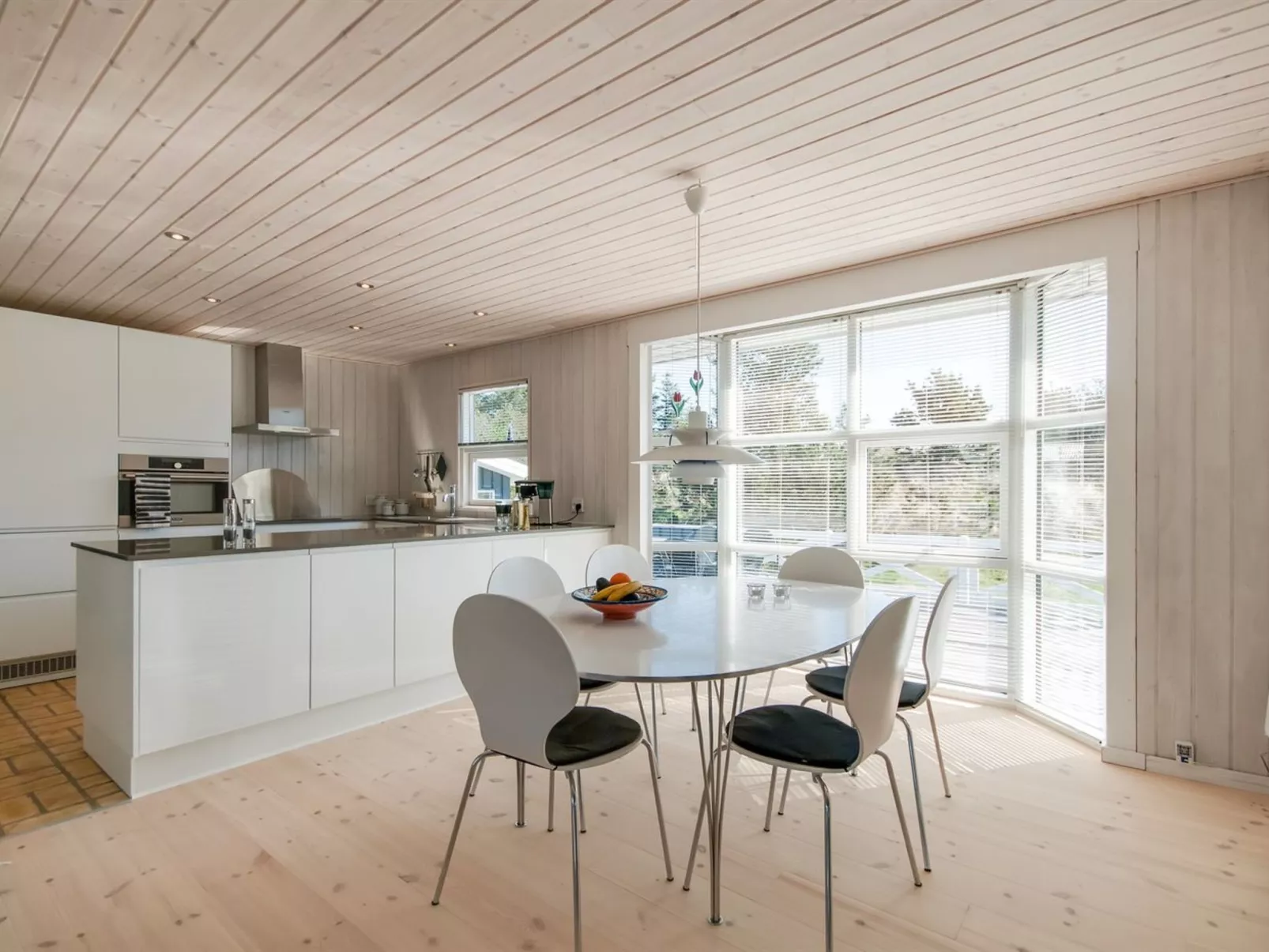 "Winter" - 900m from the sea-Binnen