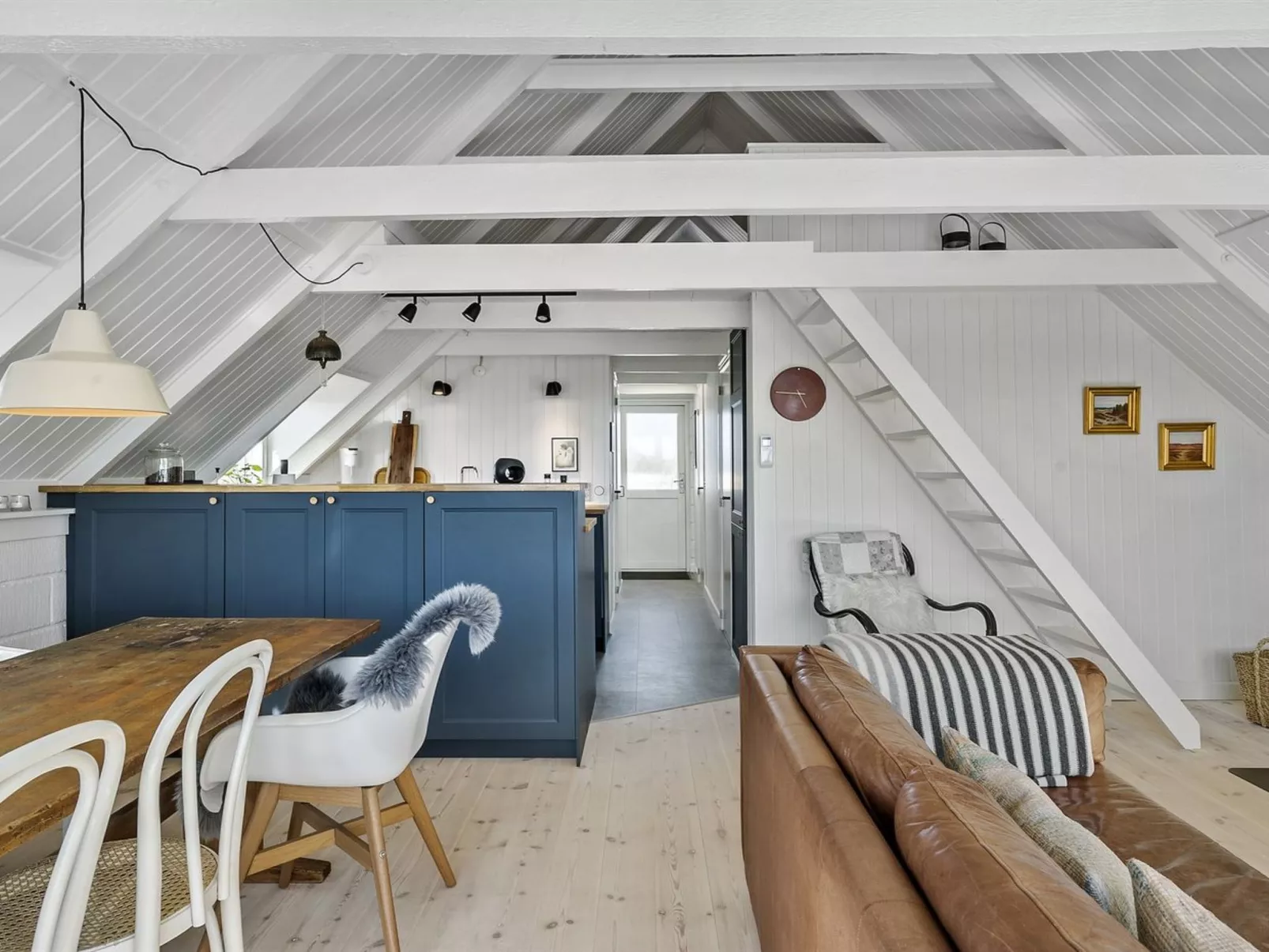 "Hen" - 400m from the sea-Binnen