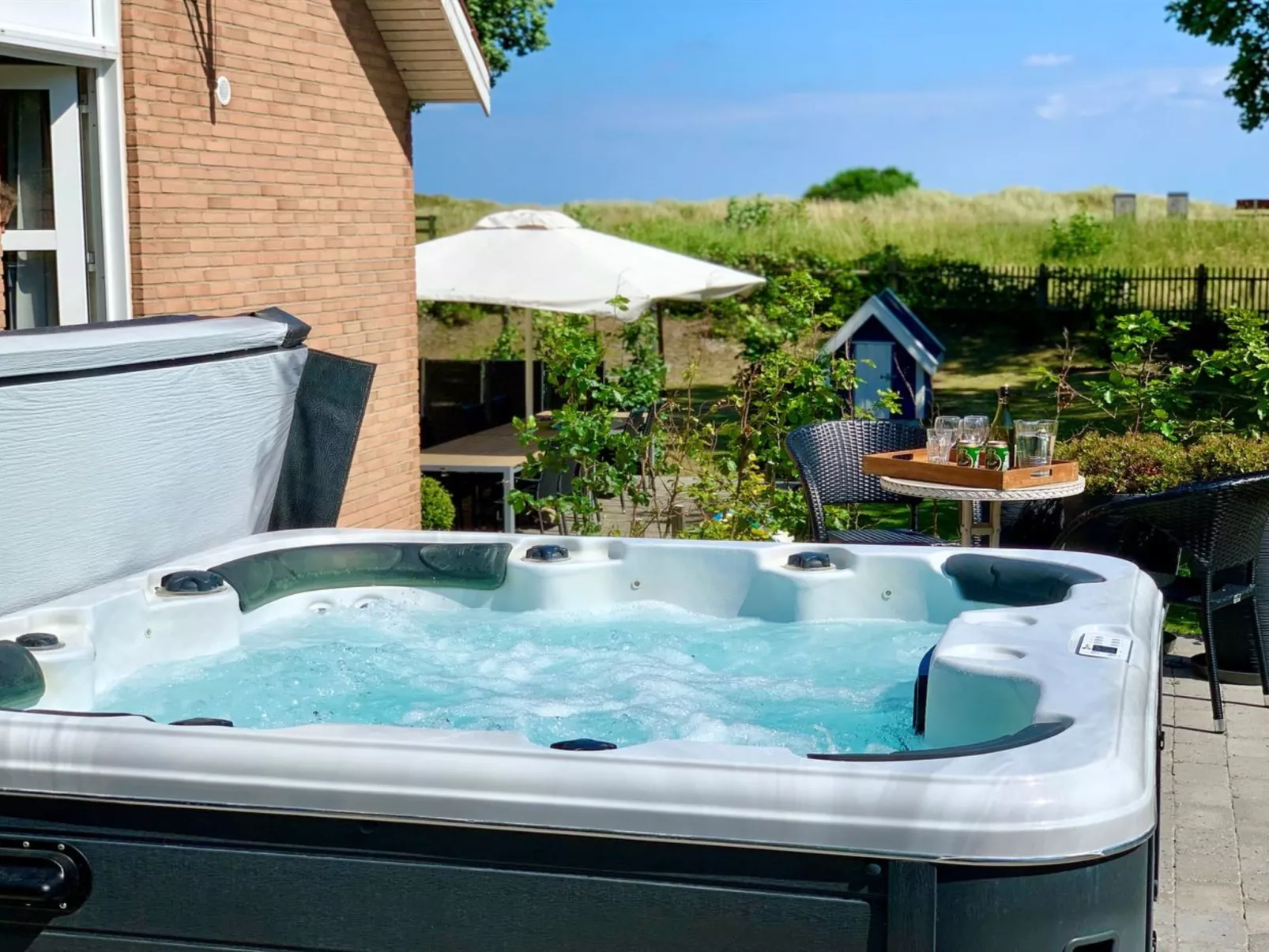 "Marjukka" - 10m from the sea-Buiten