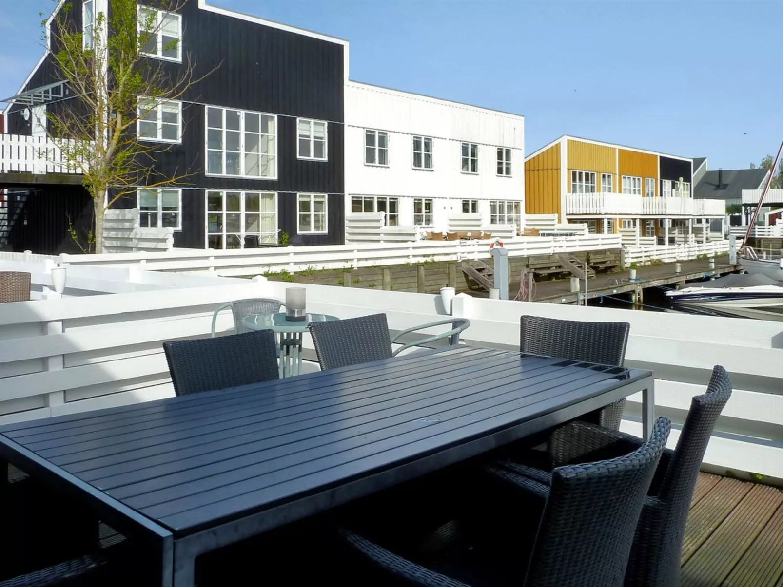 "Alet" - 2m from the sea-Binnen
