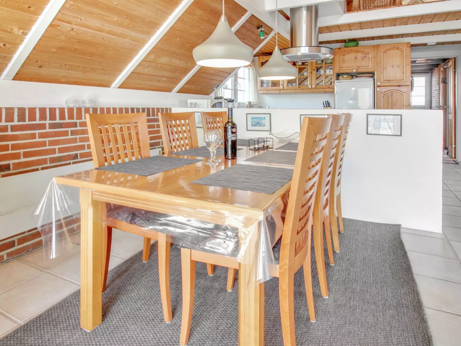 "Edvard" - 400m from the sea-Binnen