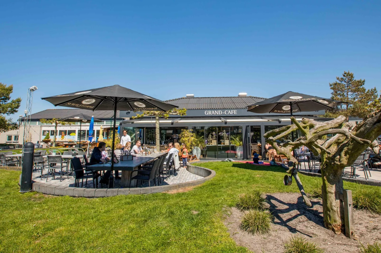 Hackfort 6-Parkfaciliteiten