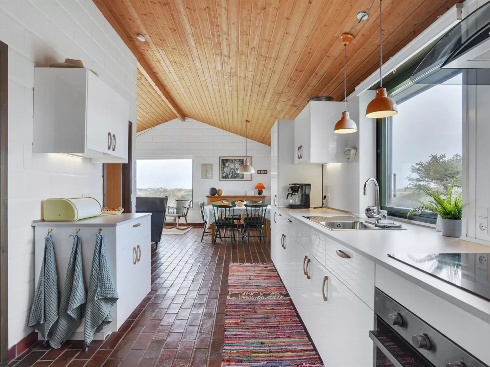 "Ehawee" - 350m from the sea-Binnen