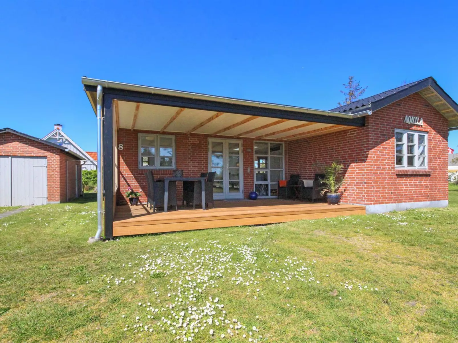 "Agni" - 800m from the sea-Buiten