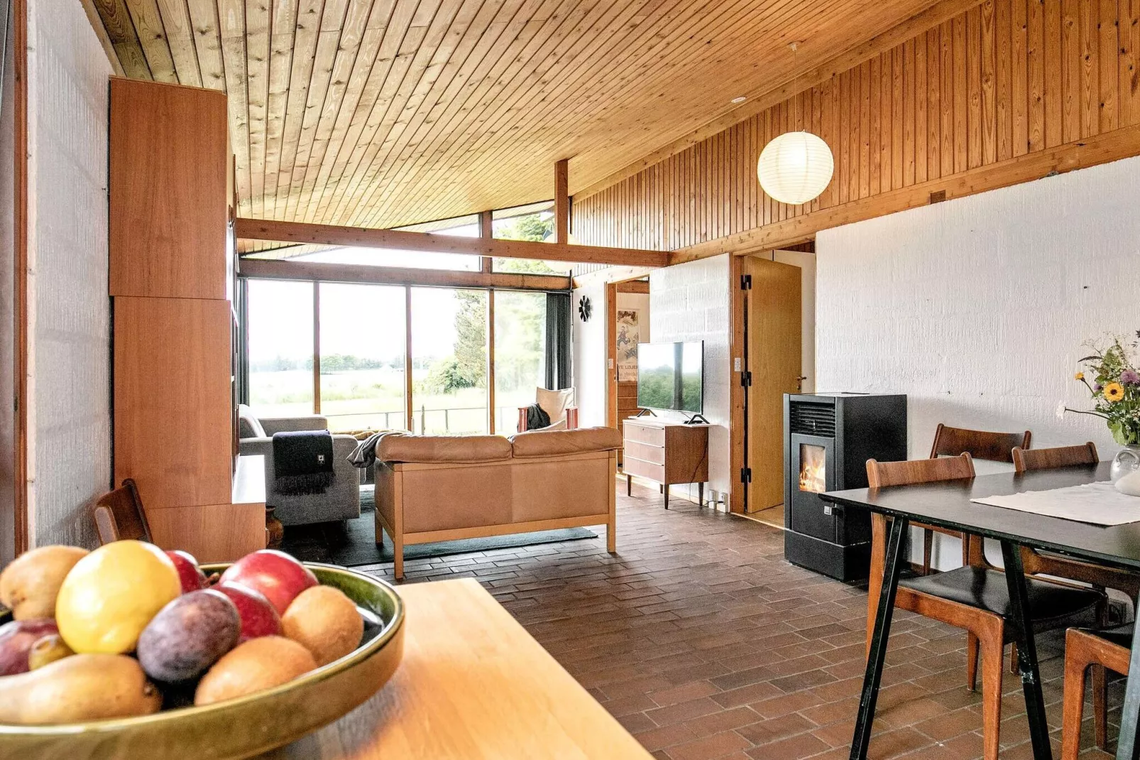 Rustige Waterfront Toevluchtsoord-By Traum-Binnen