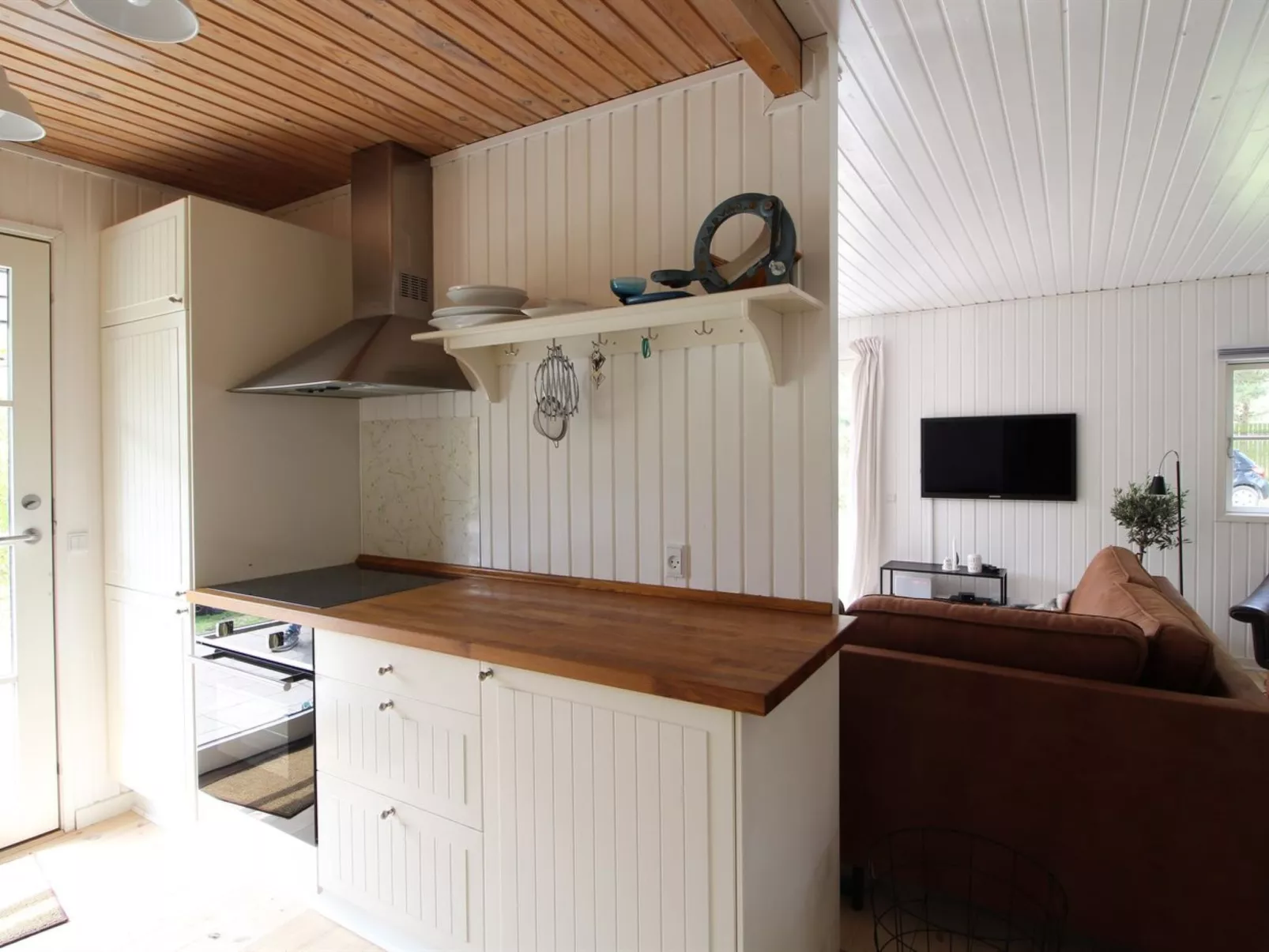 "Annlouise" - 300m from the sea-Binnen