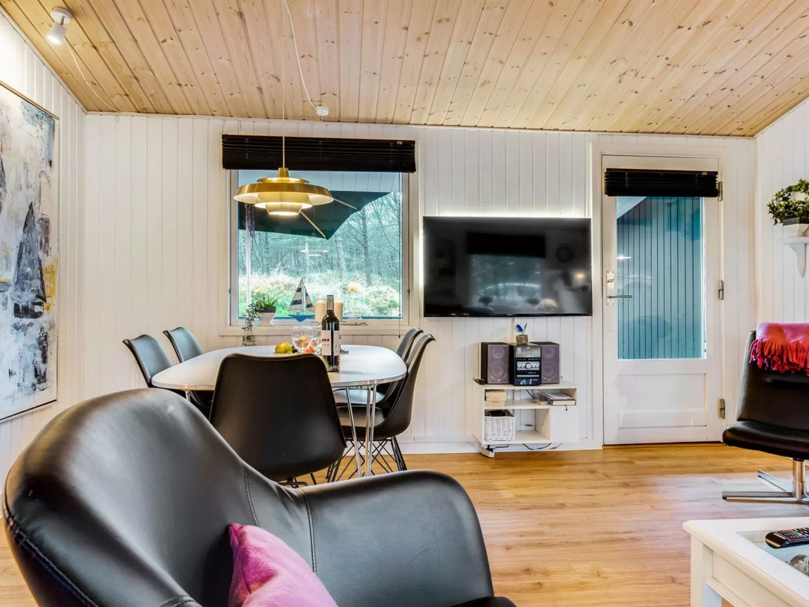 "Emeline" - 1.7km from the sea-Binnen