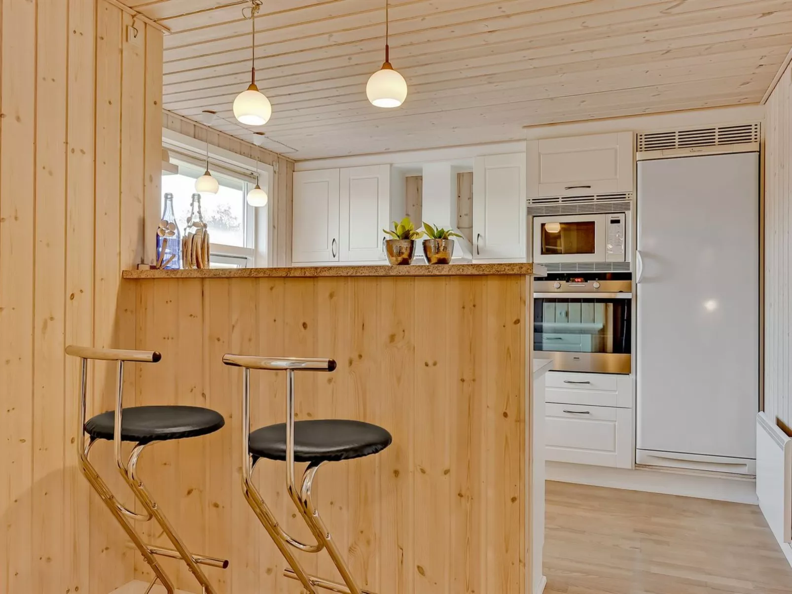 "Aaro" - 1.5km from the sea-Binnen