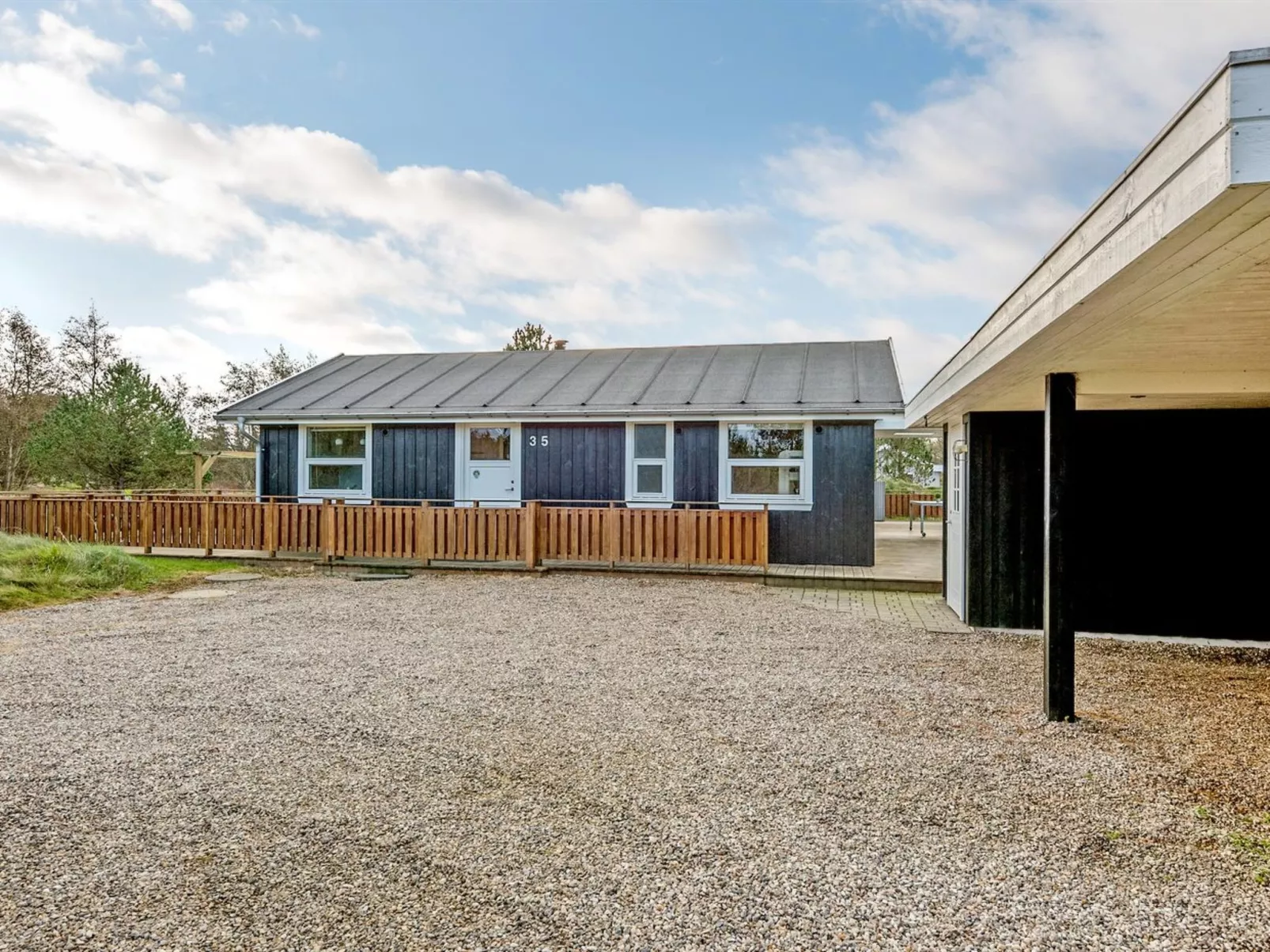 "Aaro" - 1.5km from the sea-Buiten