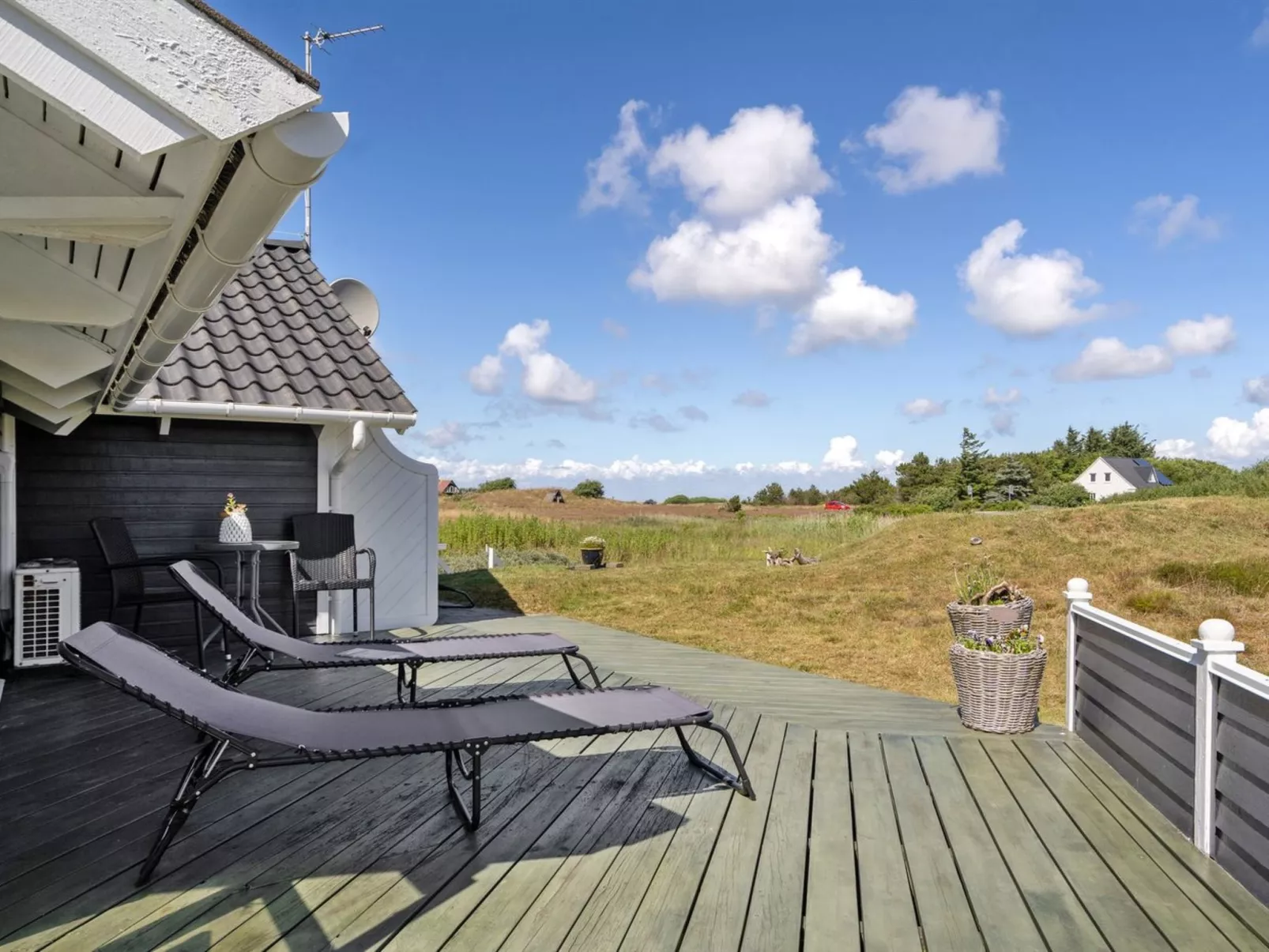 "Cyrill" - 250m to the inlet-Buiten