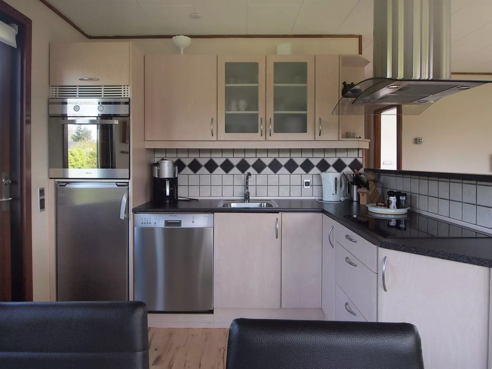 "Davida" - 400m from the sea-Binnen