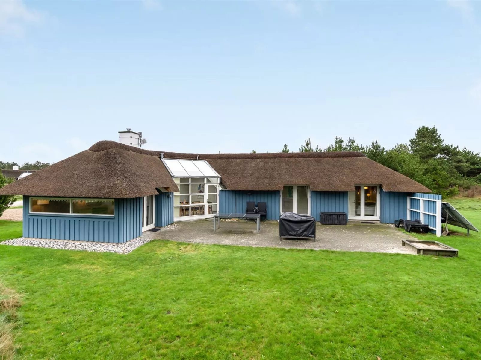 "Kenny" - 1.2km from the sea-Buiten