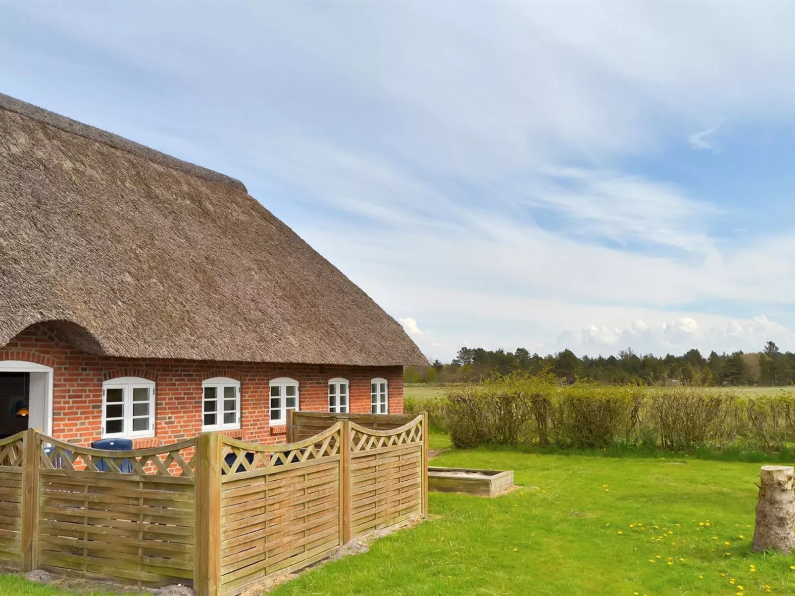 "Naili" - 3.1km from the sea-Buiten