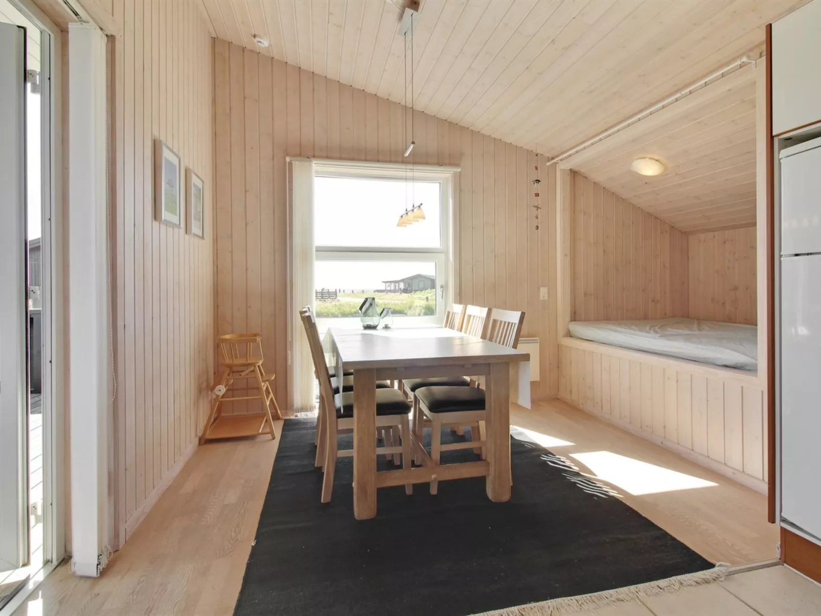 "Eyvin" - 100m from the sea-Binnen