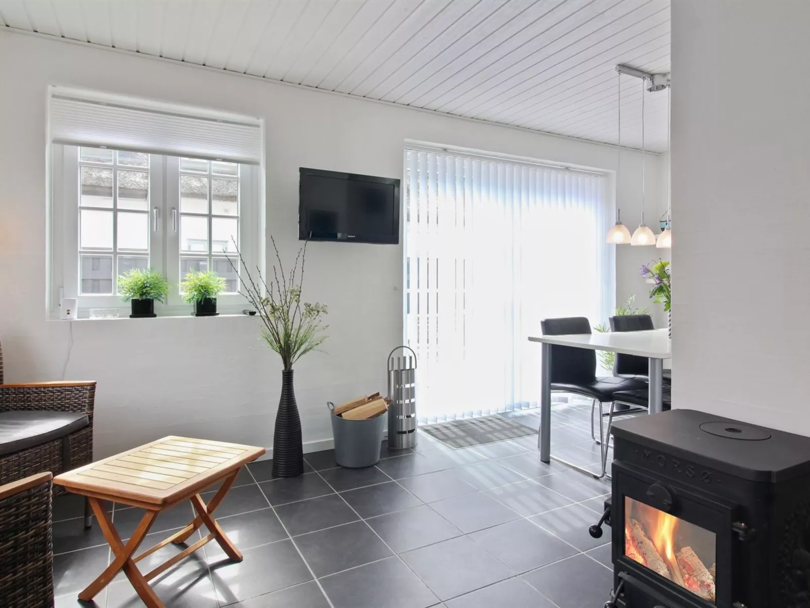 "Nisse" - 500m from the sea-Binnen