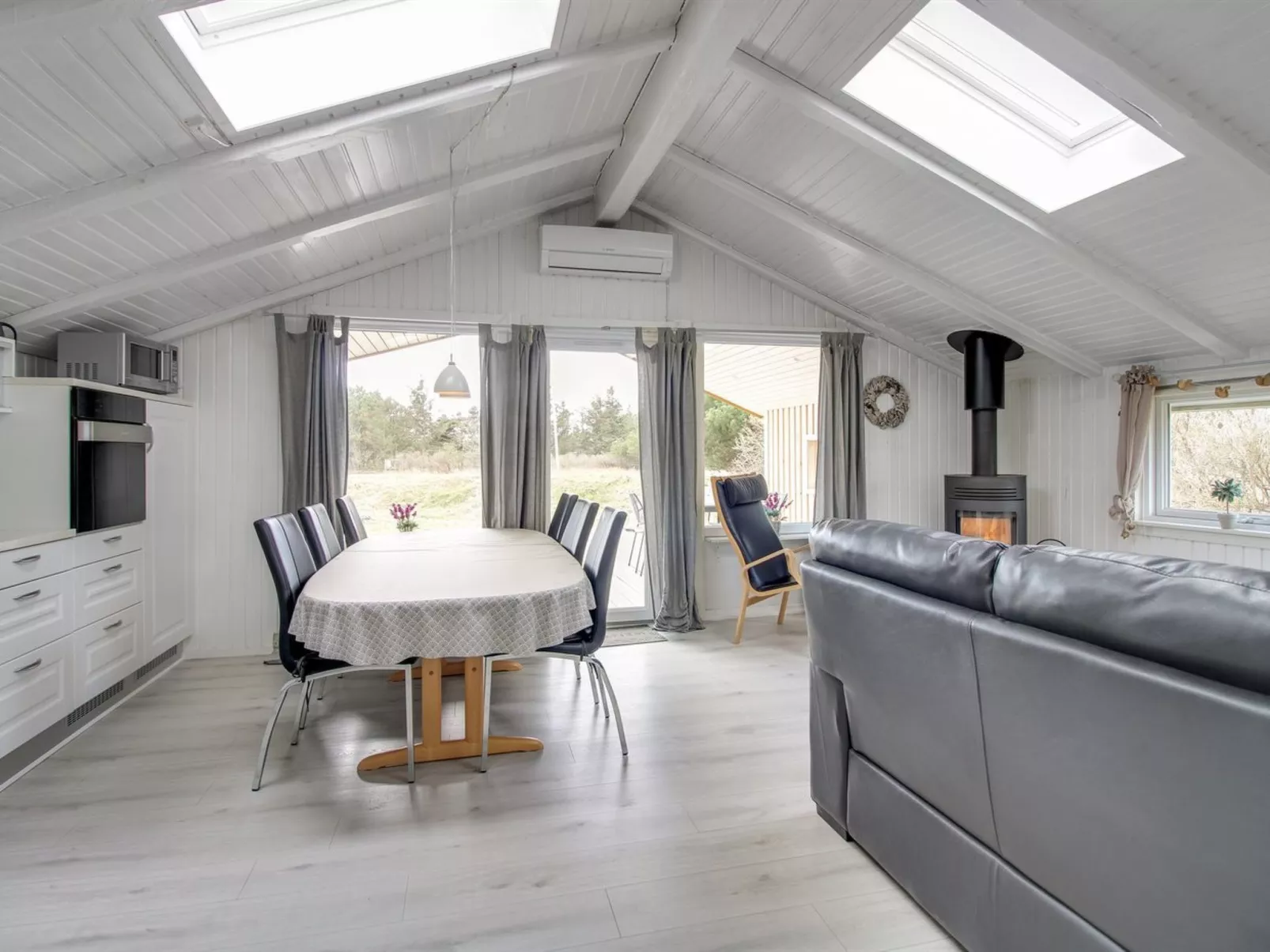 "Kari" - 900m from the sea-Binnen