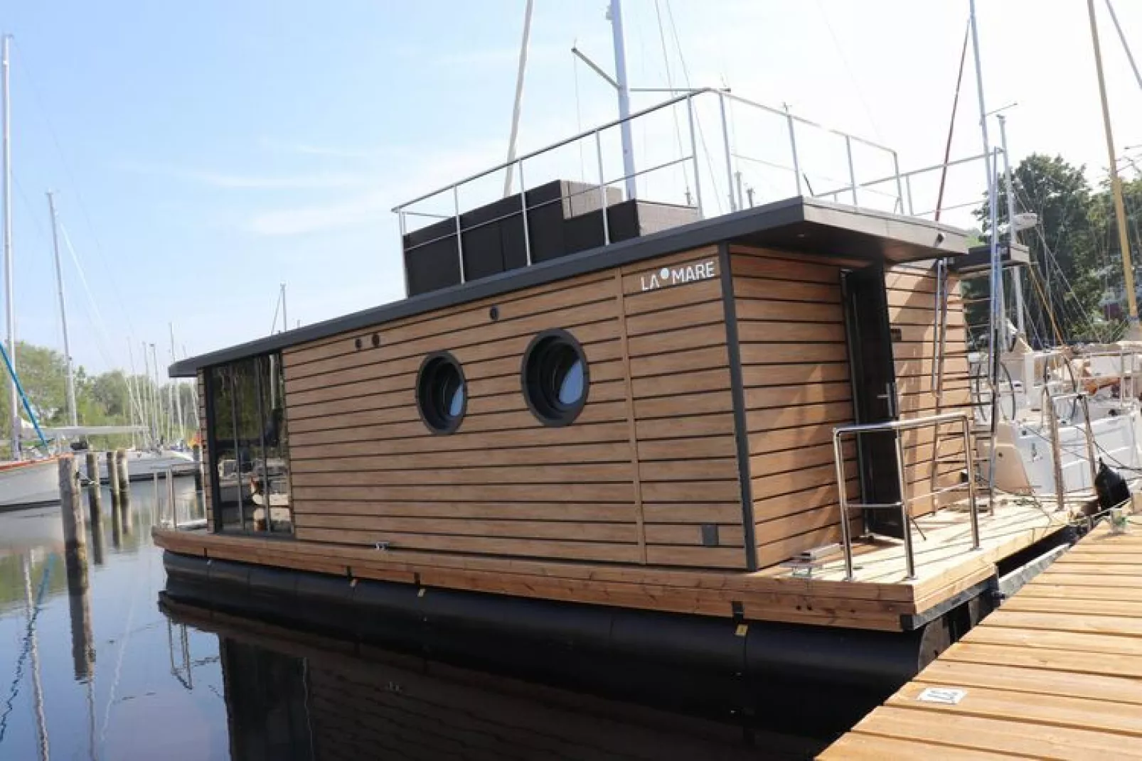 Hausboot Leni-Buitenkant zomer