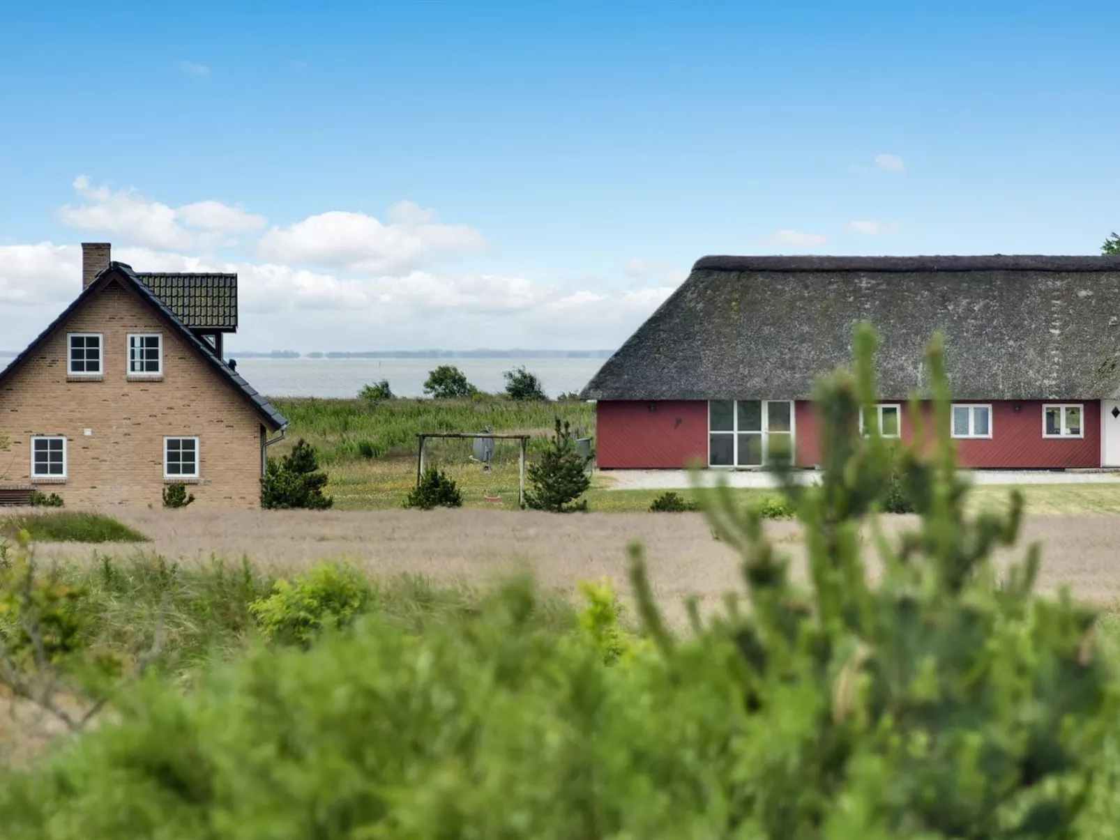 "Karmen" - 300m to the inlet-Buiten