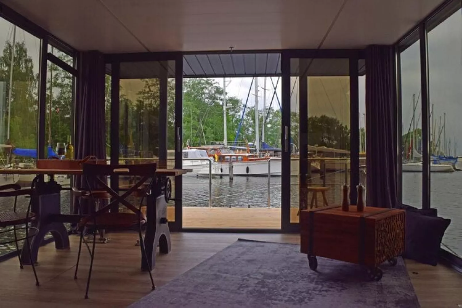 Hausboot Leni-Woonkamer