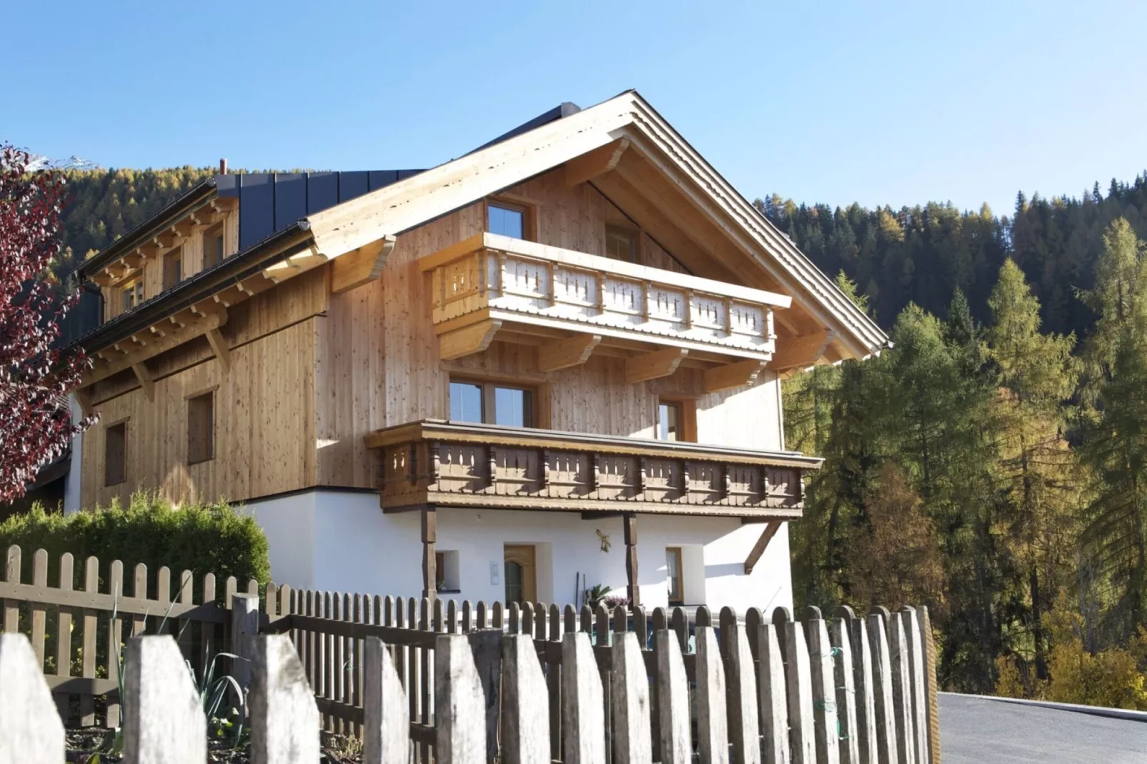 Appartement Almrose-Buitenkant zomer