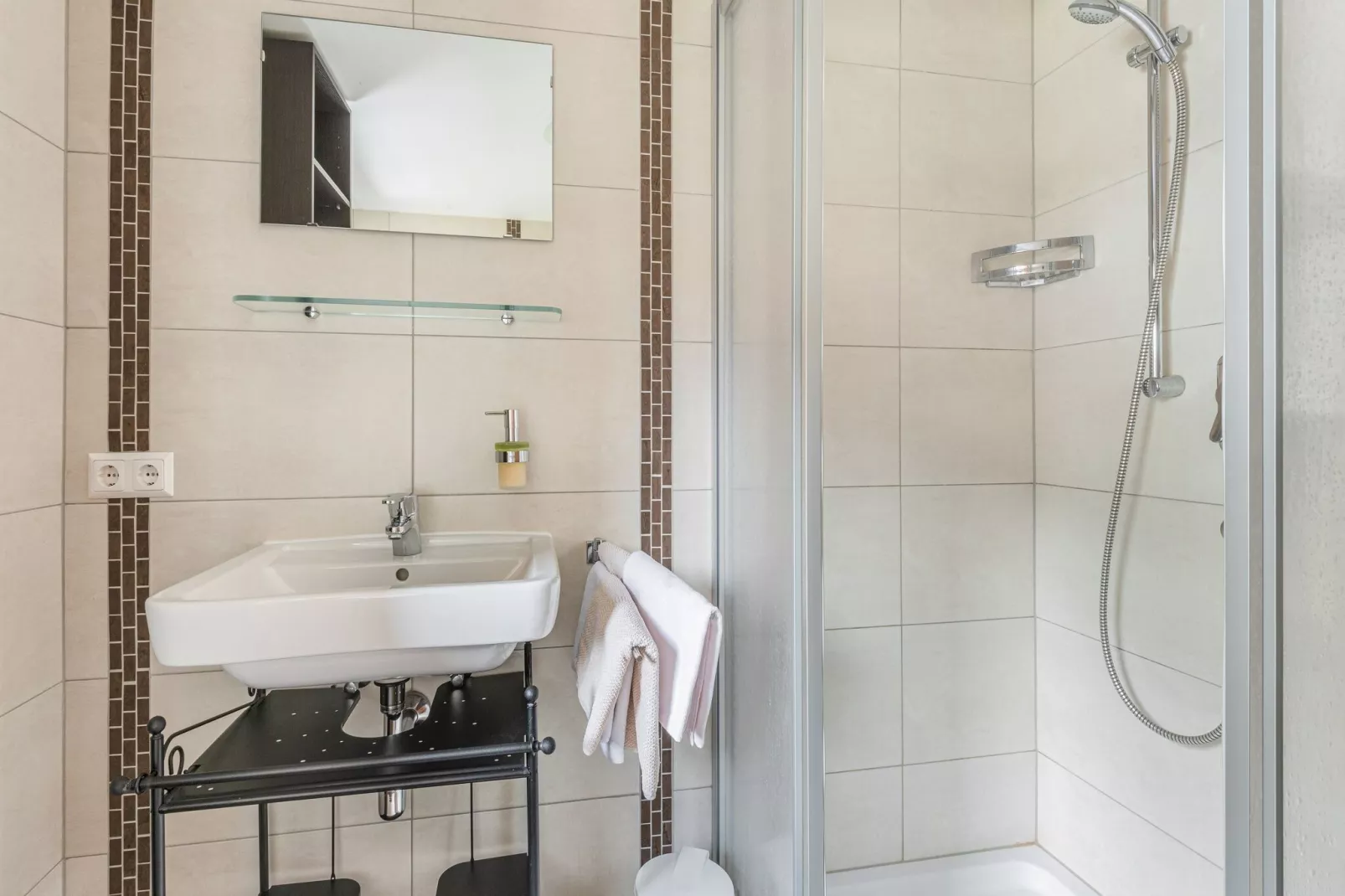Appartement Almrose-Badkamer