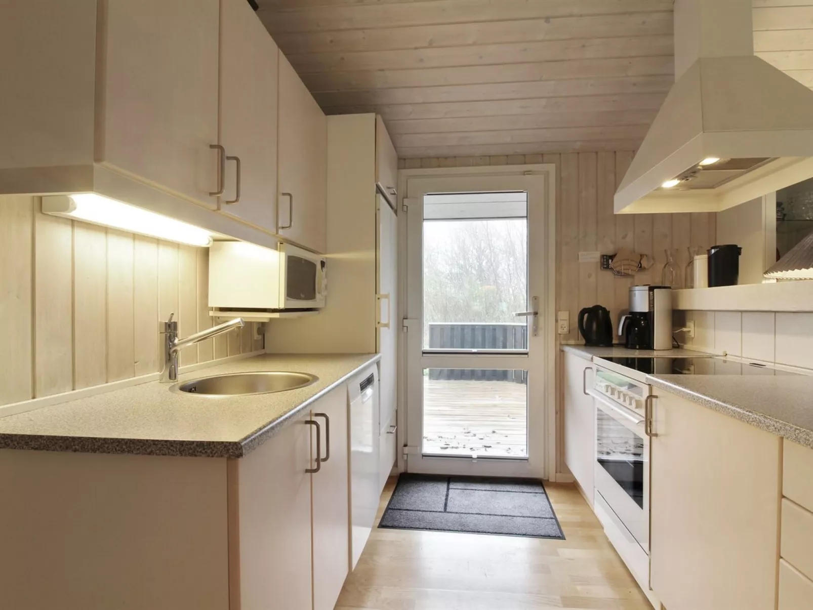 "Vilmar" - 1.2km from the sea-Binnen