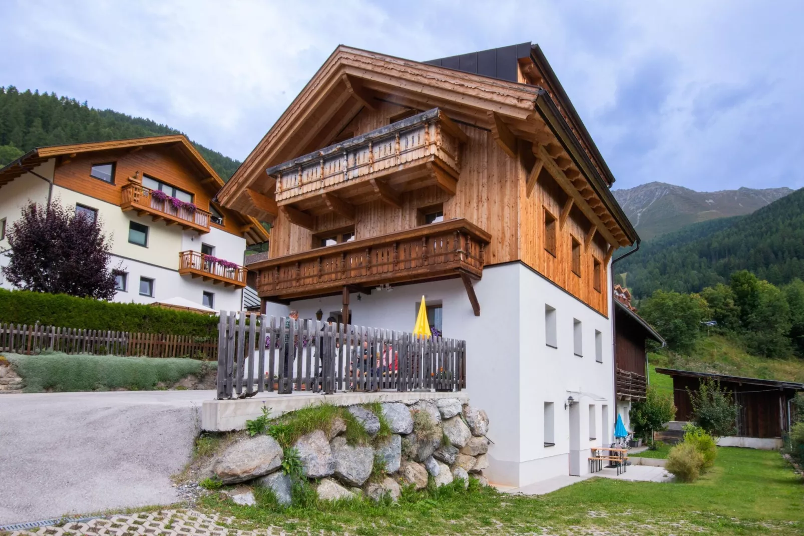 Appartement Almrose-Tuinen zomer