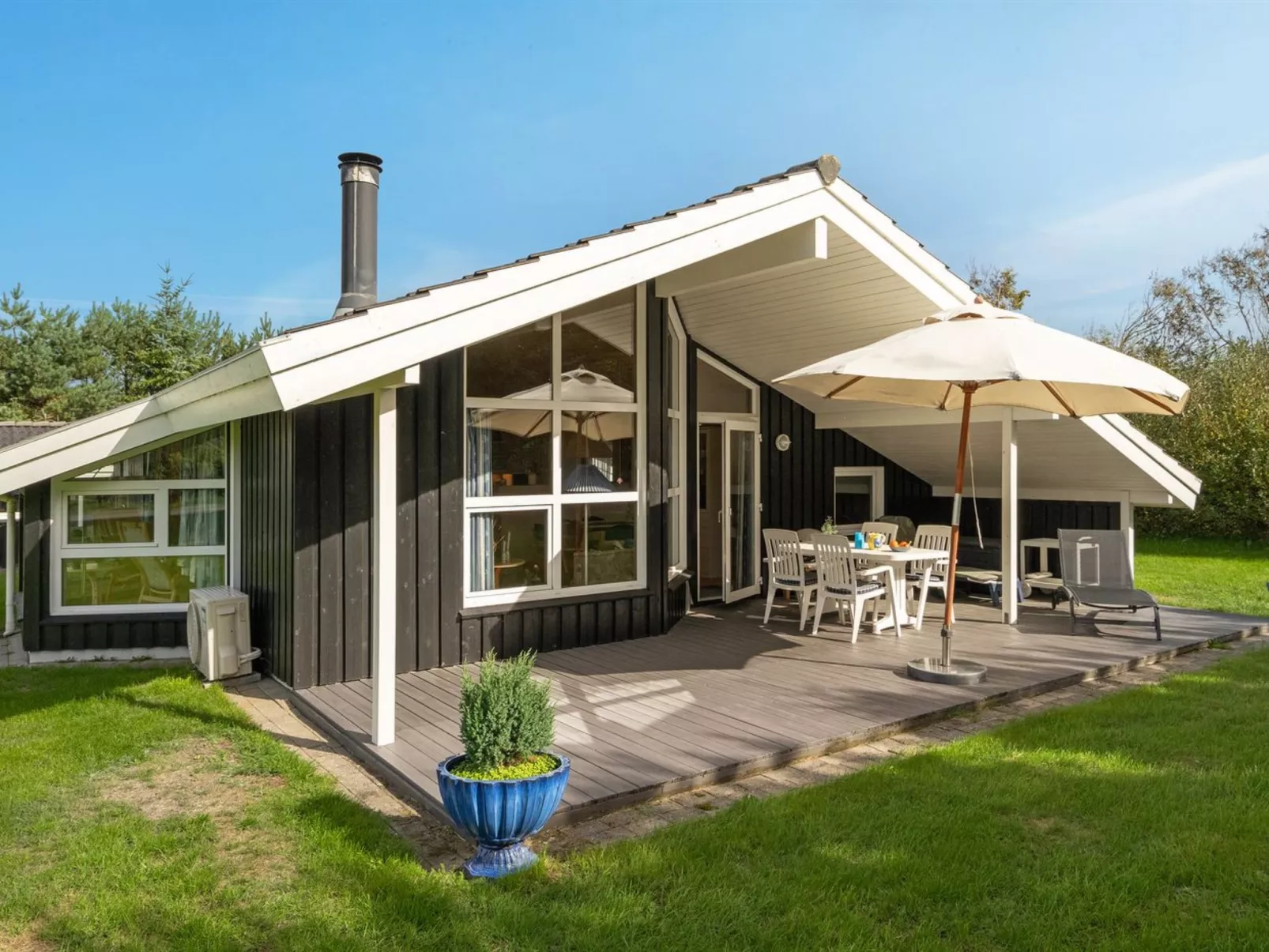 "Vilmar" - 1.2km from the sea-Buiten