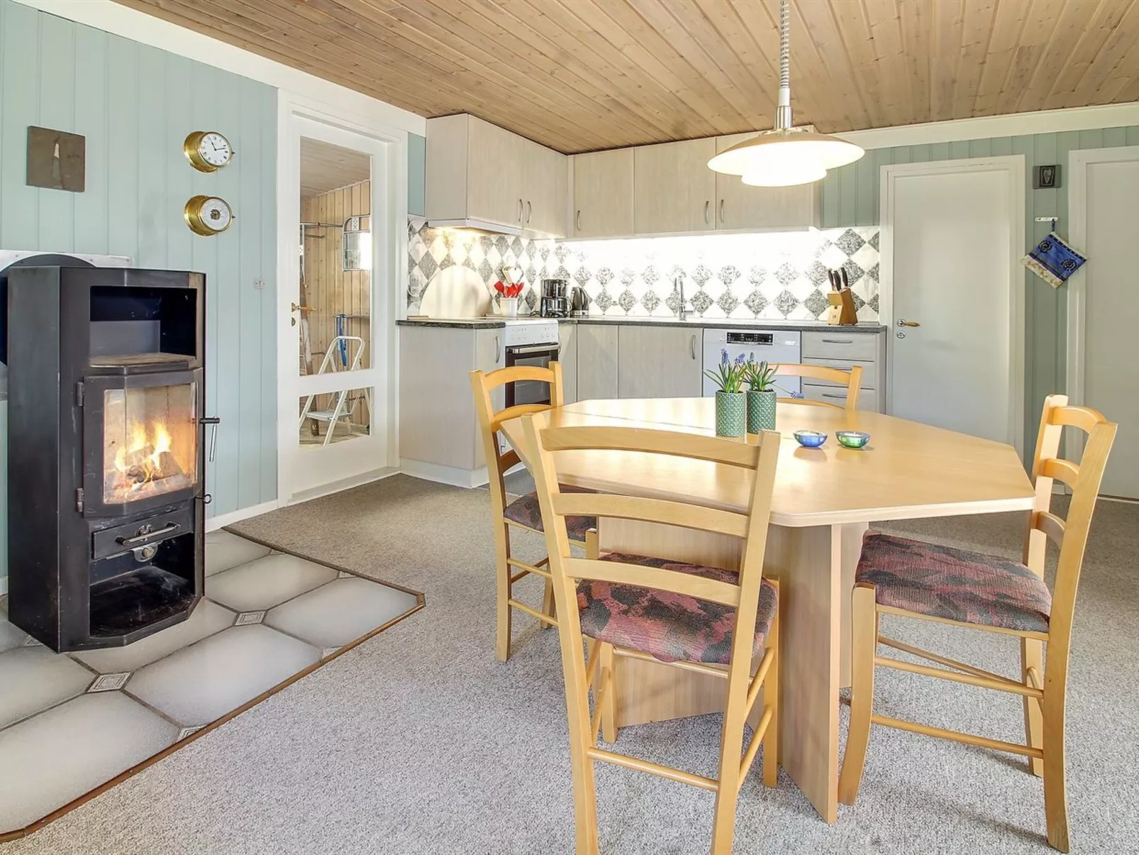 "Yardila" - 1.5km from the sea-Binnen