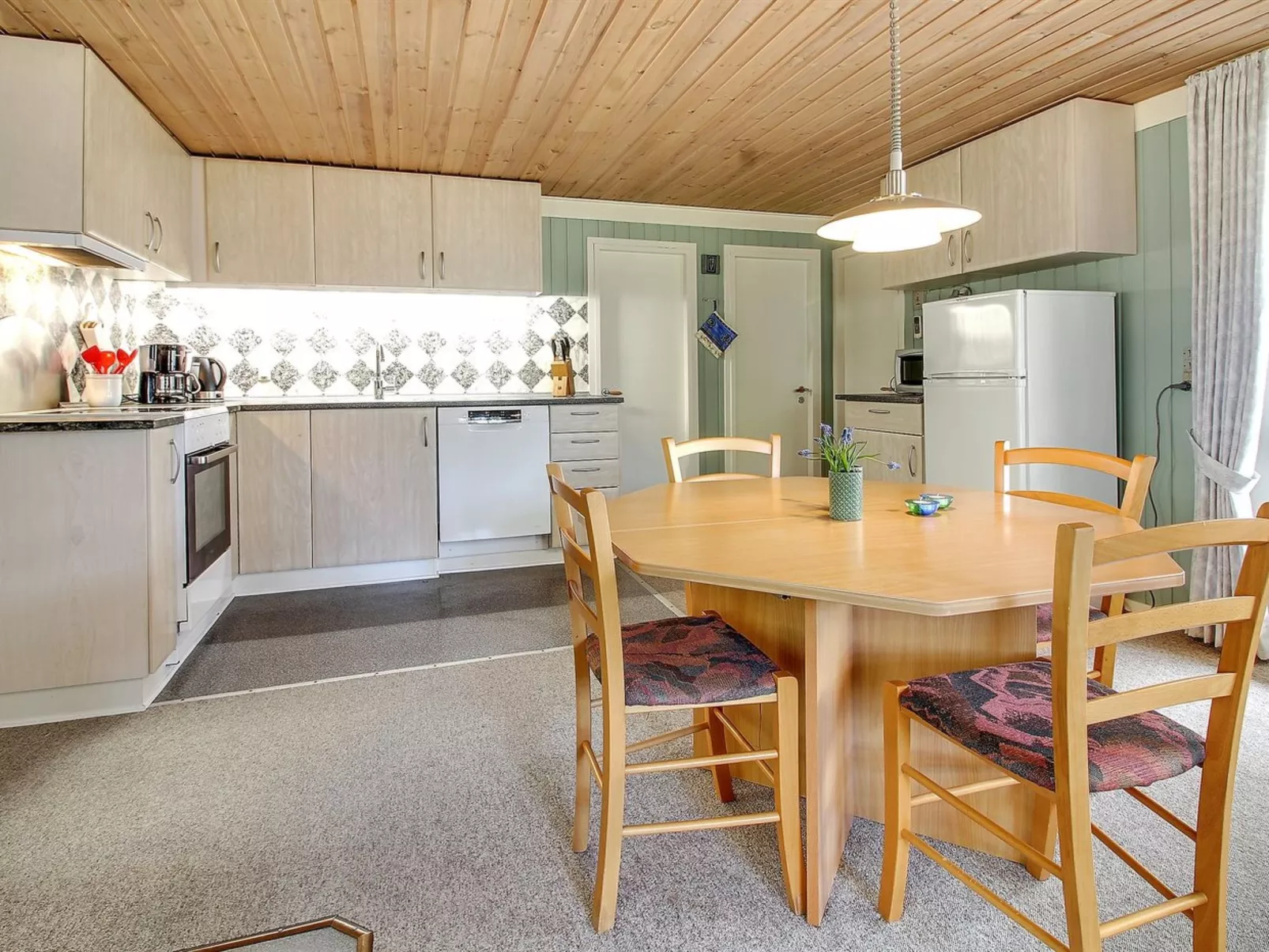 "Yardila" - 1.5km from the sea-Binnen