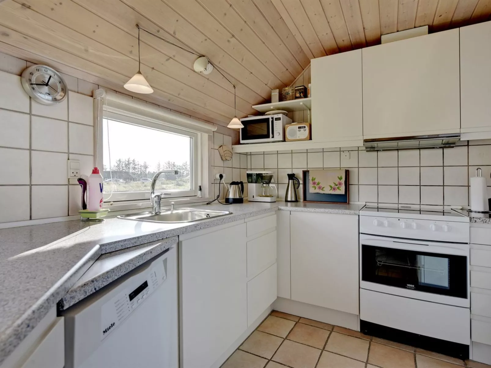 "Ansine" - 1.2km from the sea-Binnen