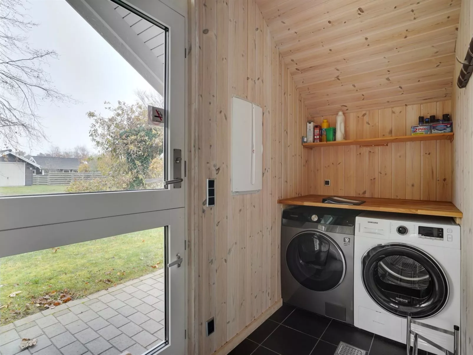"Hegge" - 300m from the sea-Binnen