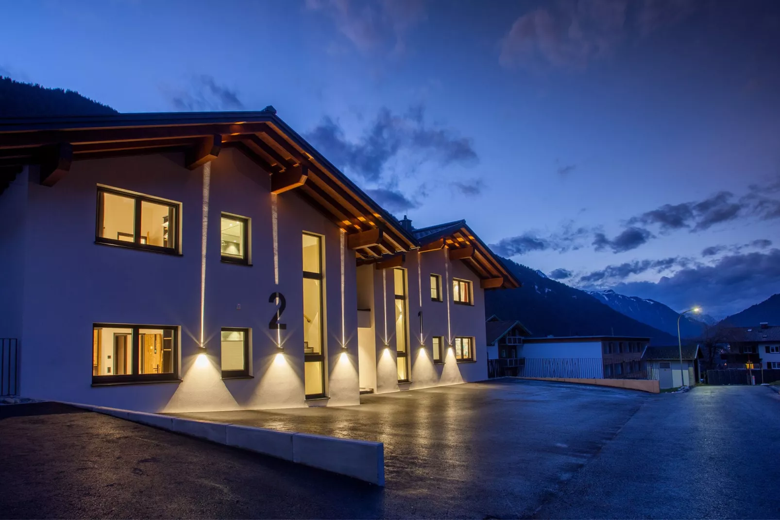 Luxurious Montafon Chalet L 2-Buitenkant zomer