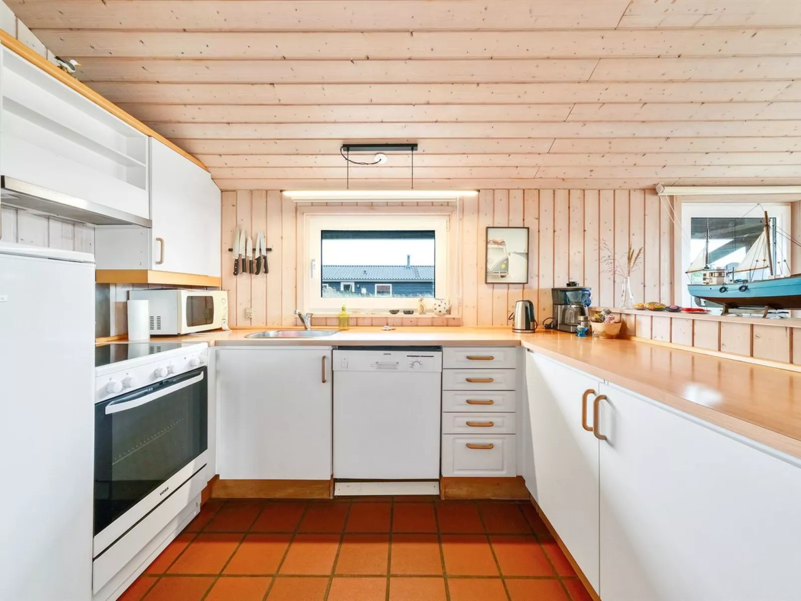"Suleika" - 900m from the sea-Binnen